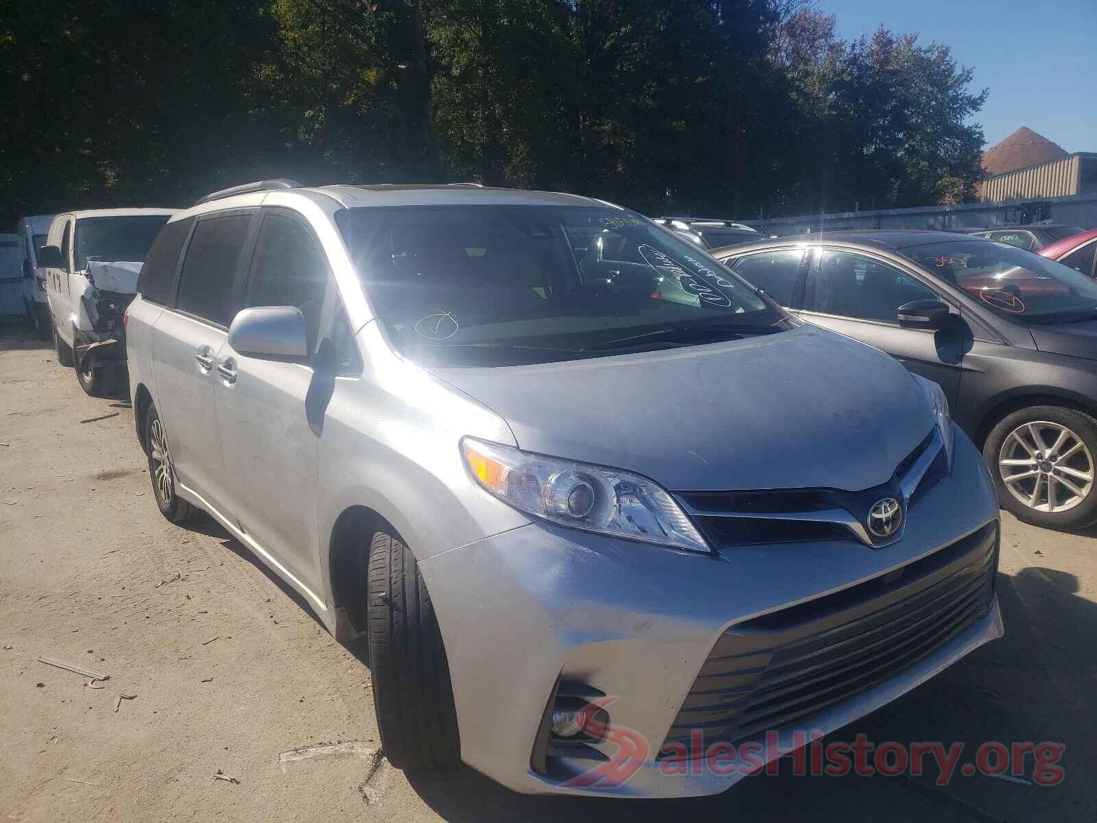 5TDYZ3DC8LS063864 2020 TOYOTA SIENNA