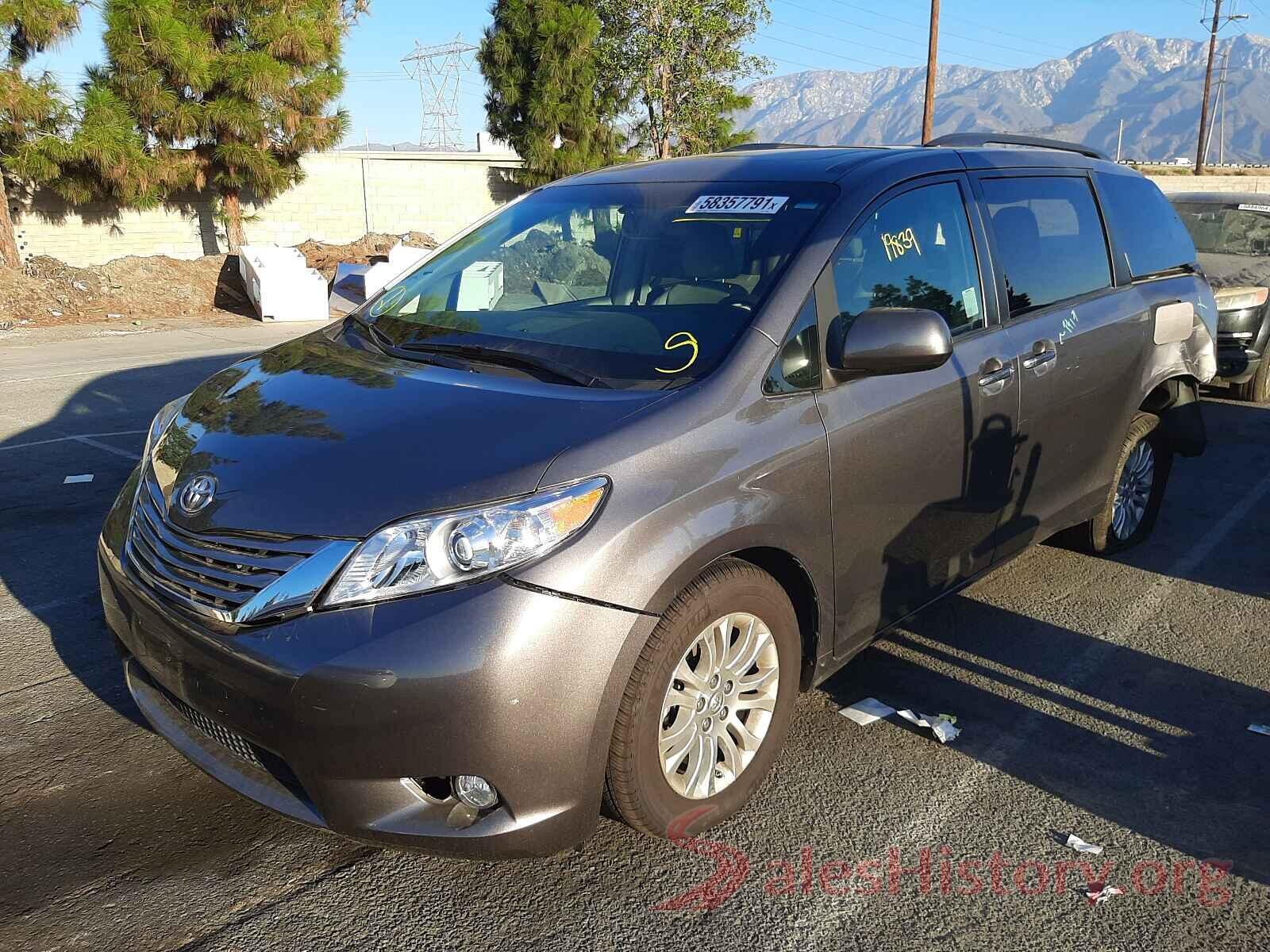 5TDYZ3DC3HS877038 2017 TOYOTA SIENNA