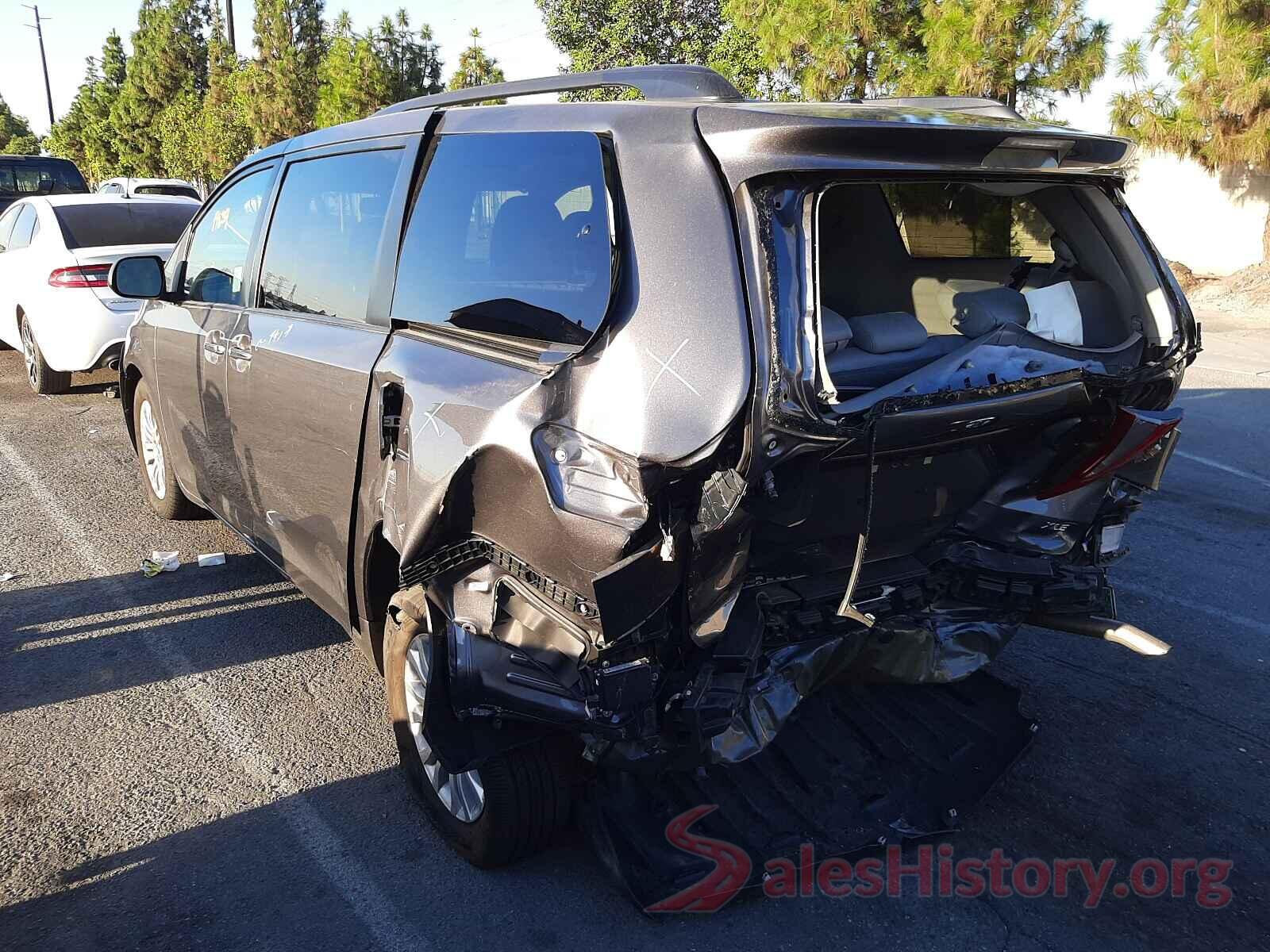 5TDYZ3DC3HS877038 2017 TOYOTA SIENNA