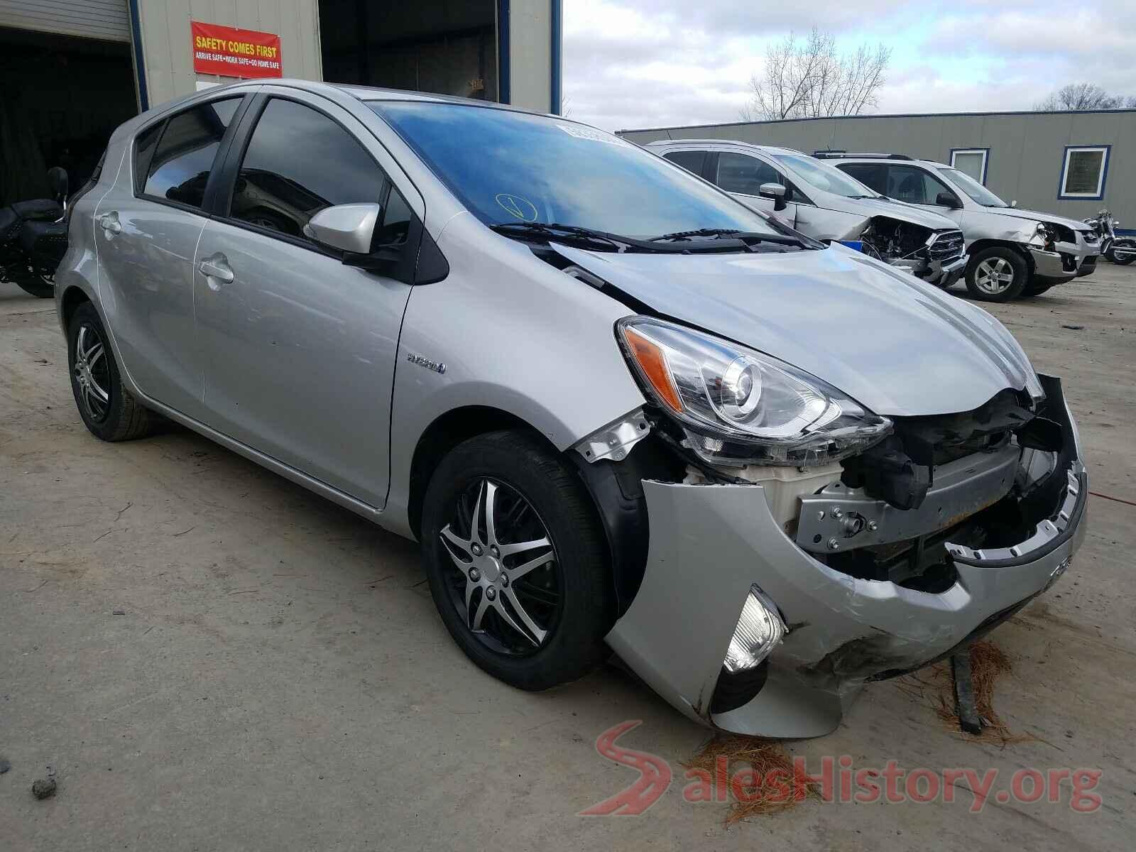 JTDKDTB35G1589895 2016 TOYOTA PRIUS