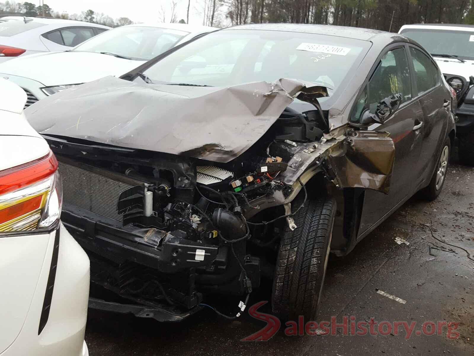 3KPFK4A7XHE134069 2017 KIA FORTE