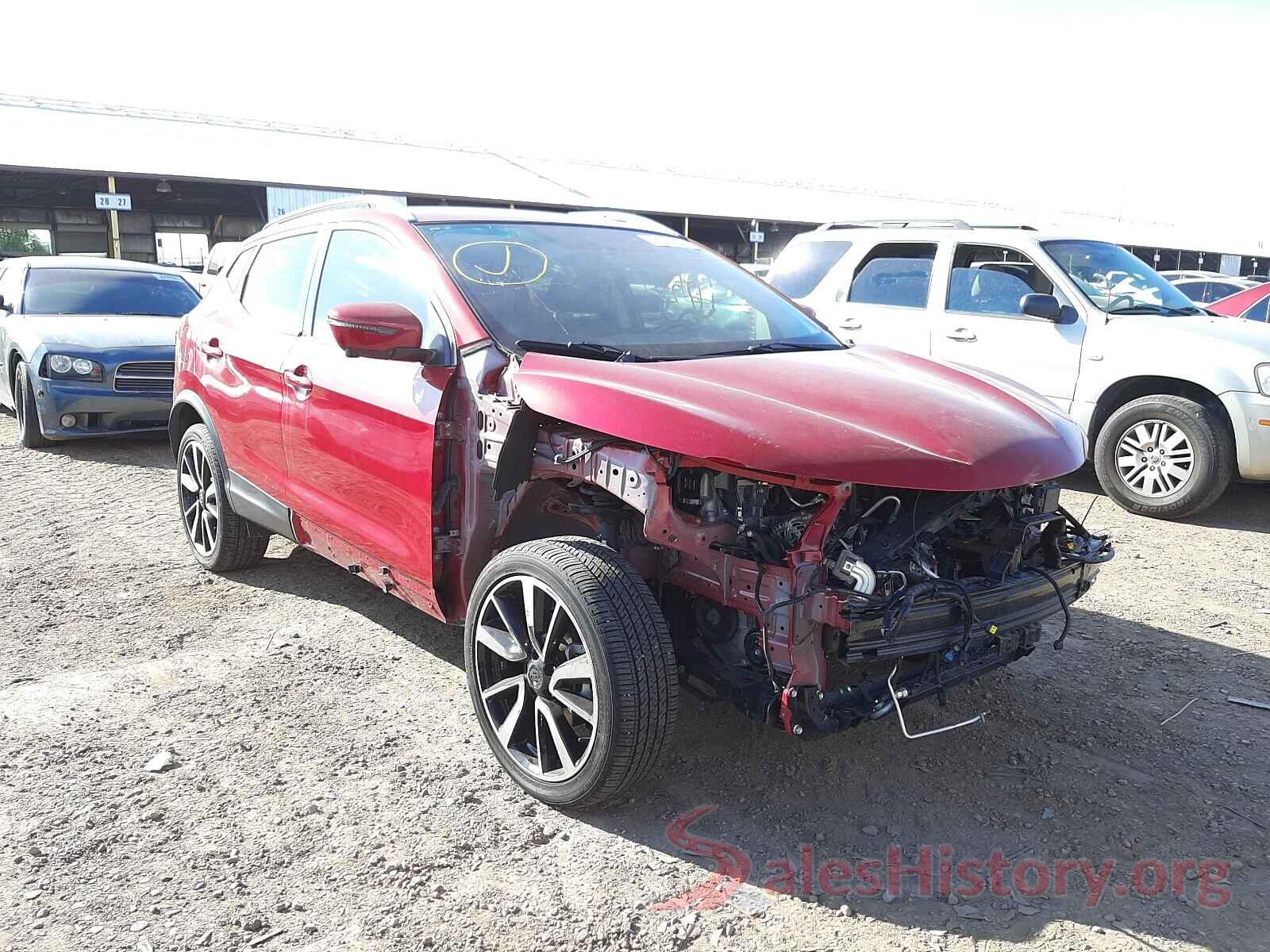 JN1BJ1CR2JW260066 2018 NISSAN ROGUE