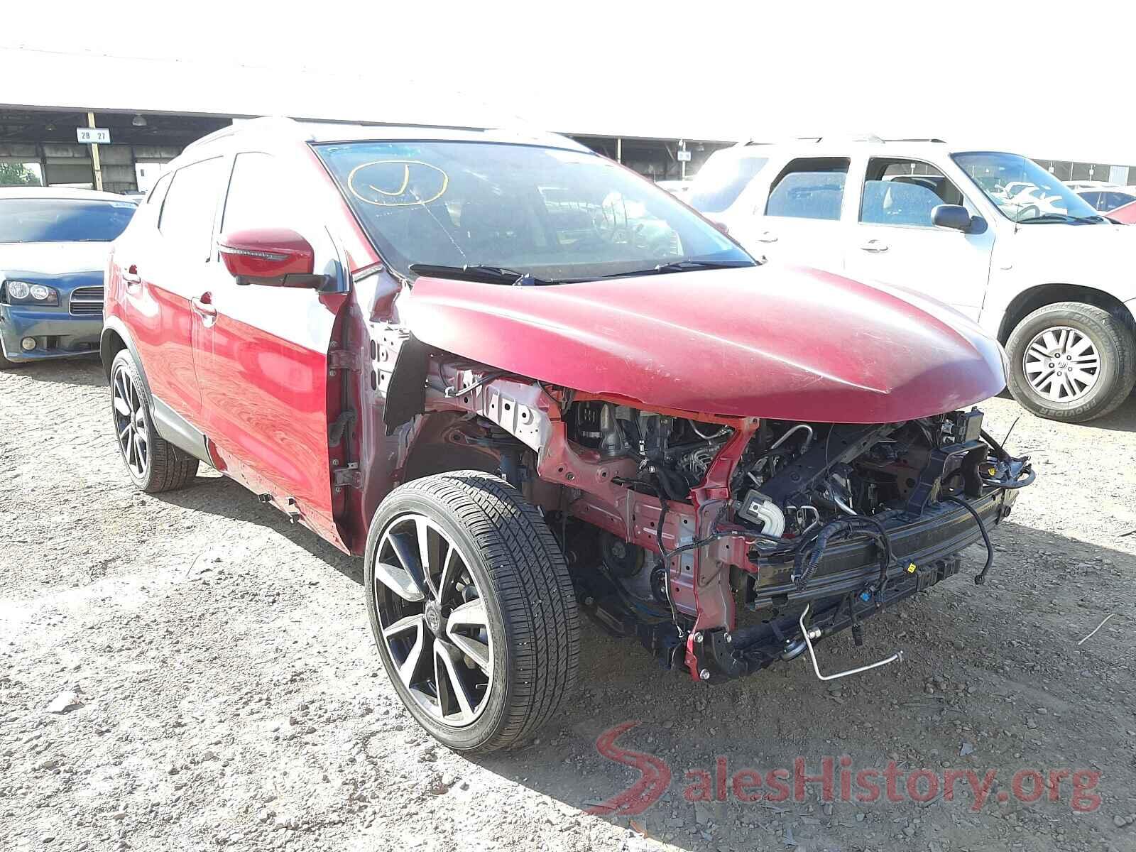 JN1BJ1CR2JW260066 2018 NISSAN ROGUE