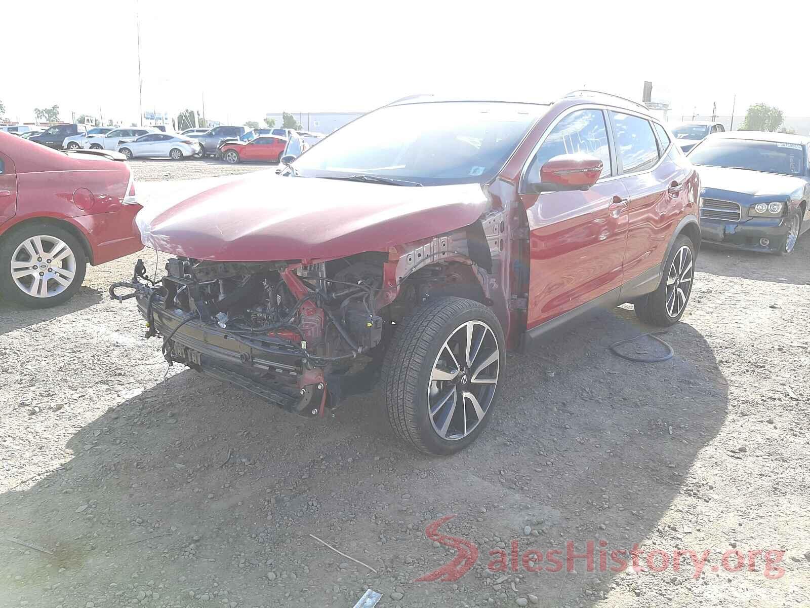 JN1BJ1CR2JW260066 2018 NISSAN ROGUE