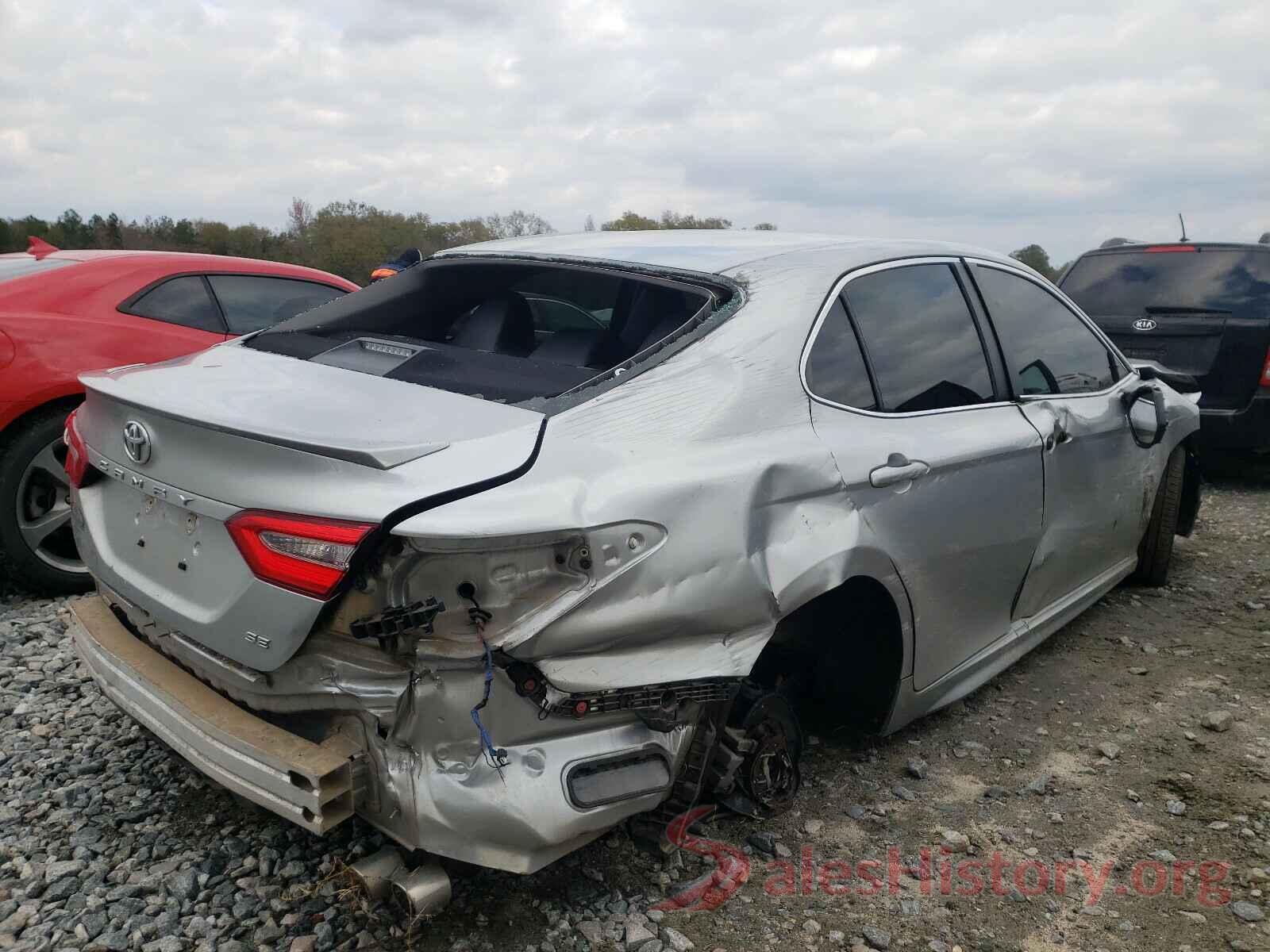 4T1B11HK0JU015993 2018 TOYOTA CAMRY