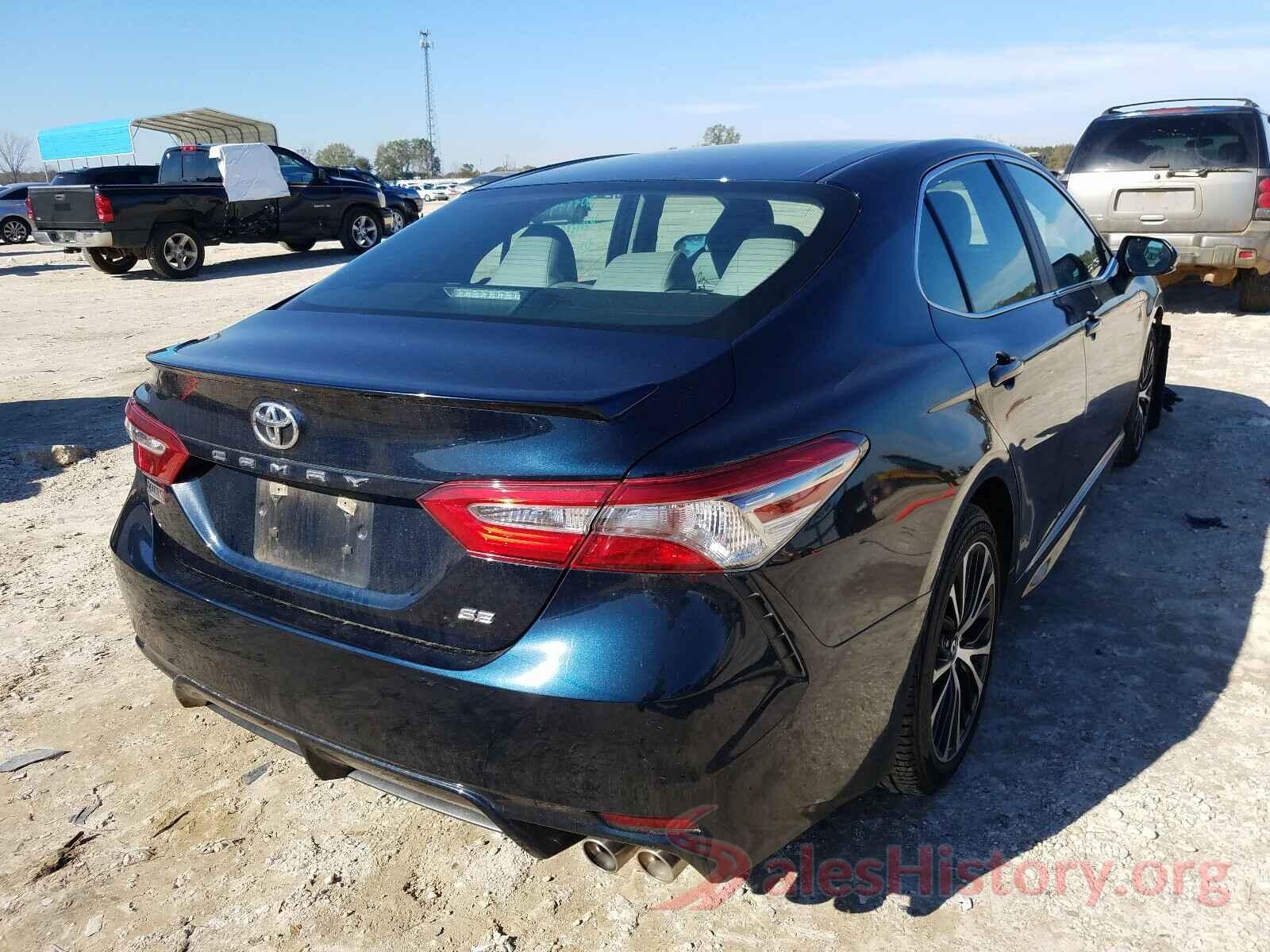 4T1B11HK2JU649161 2018 TOYOTA CAMRY