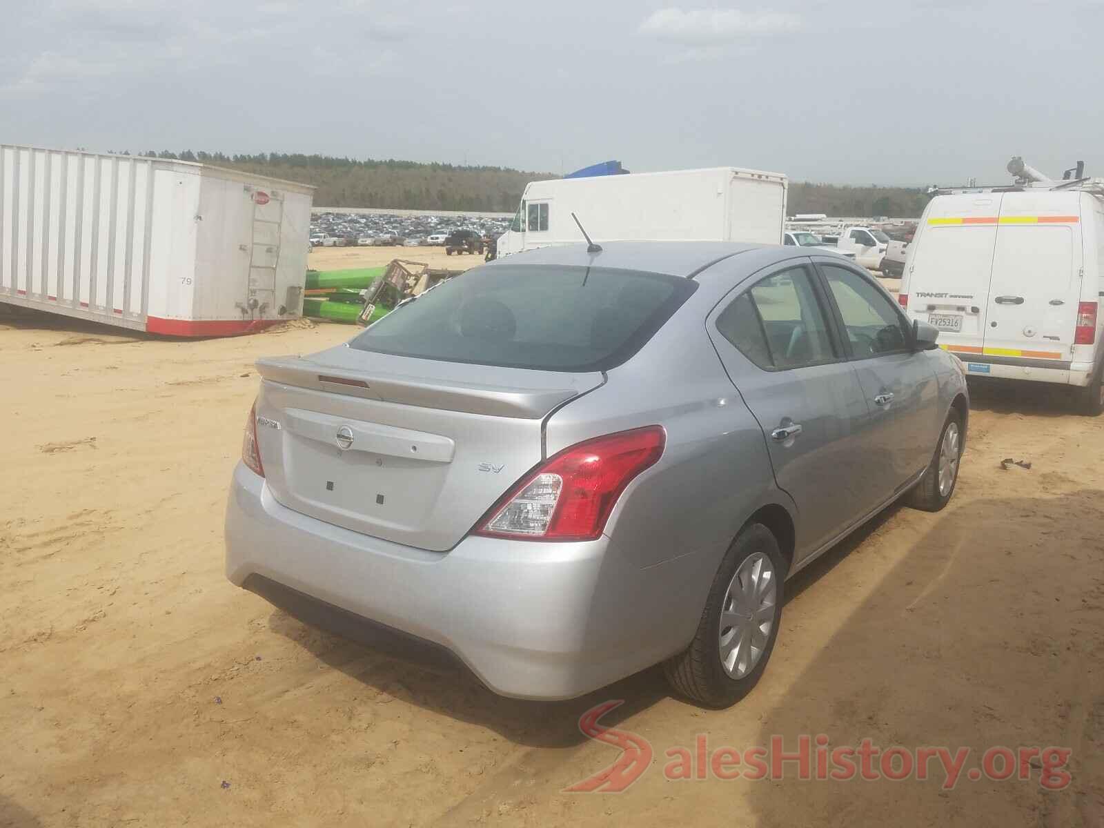 3N1CN7AP1JK435612 2018 NISSAN VERSA