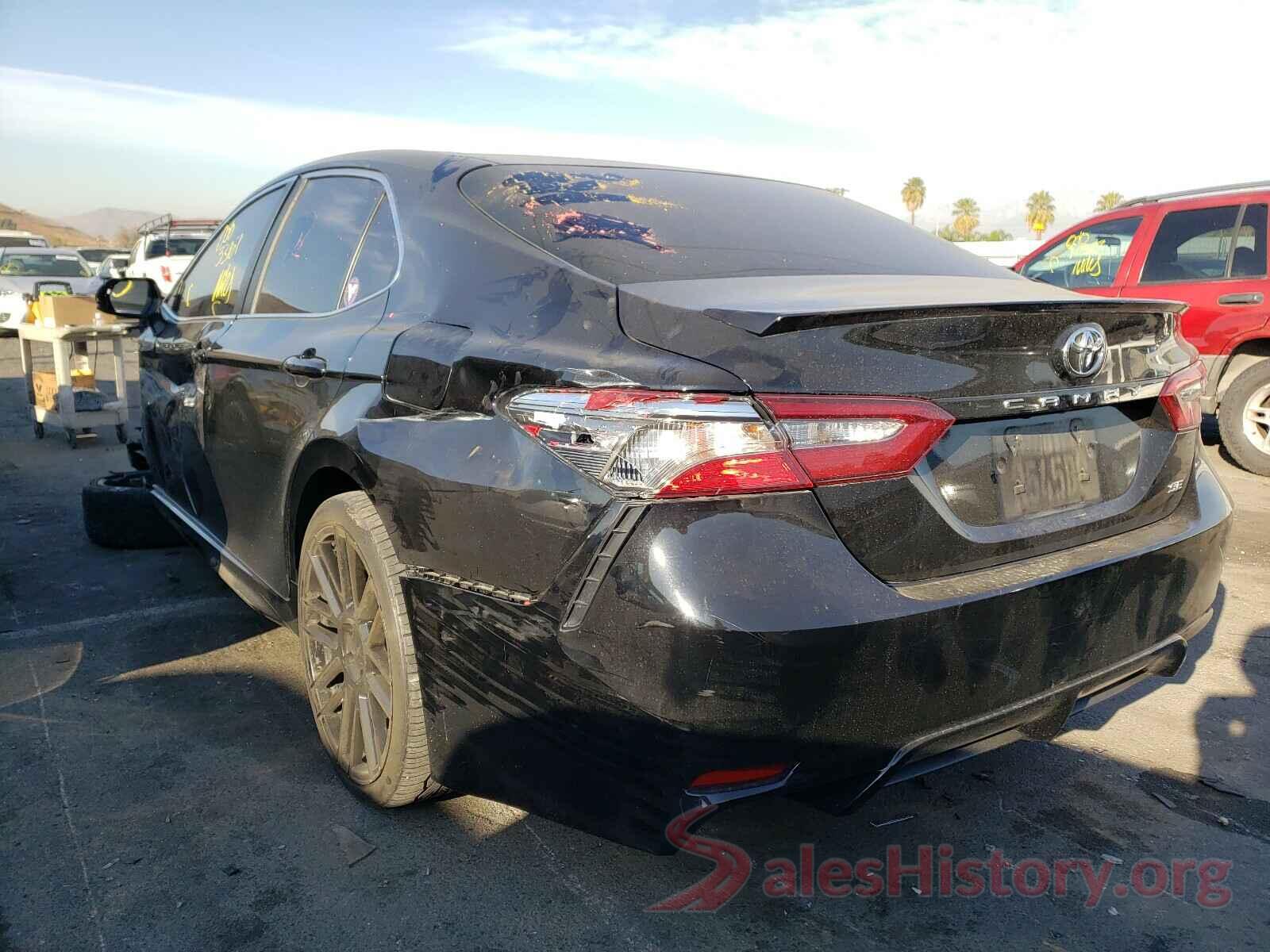 4T1B11HK8JU647589 2018 TOYOTA CAMRY