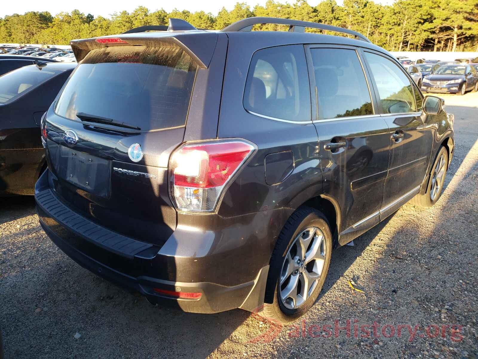 JF2SJAWC3JH438724 2018 SUBARU FORESTER