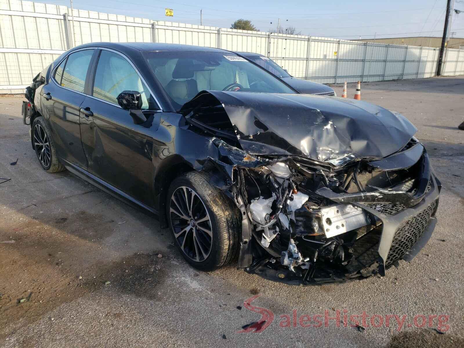 4T1B11HK3JU151132 2018 TOYOTA CAMRY