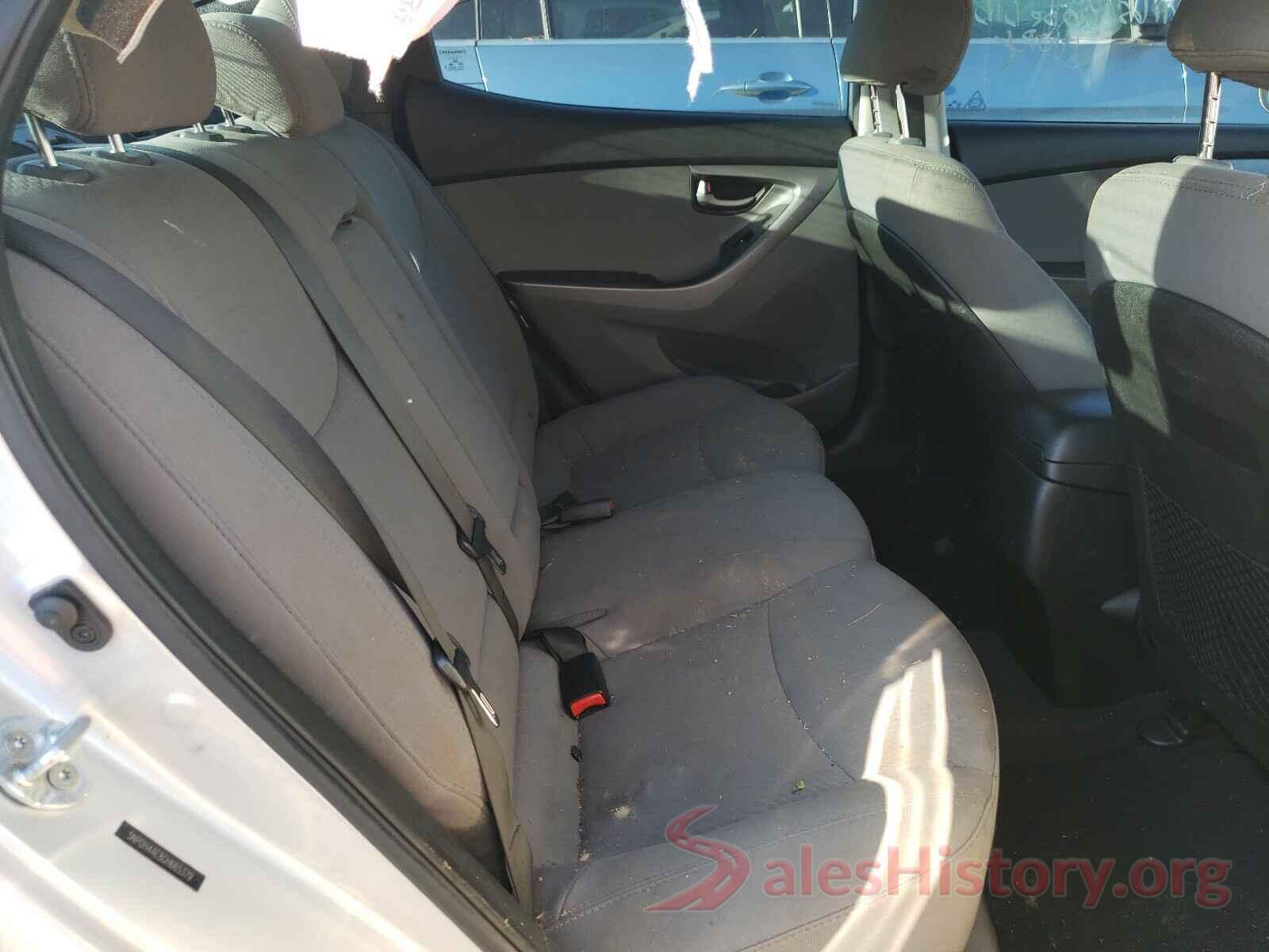 5NPDH4AE8GH665379 2016 HYUNDAI ELANTRA