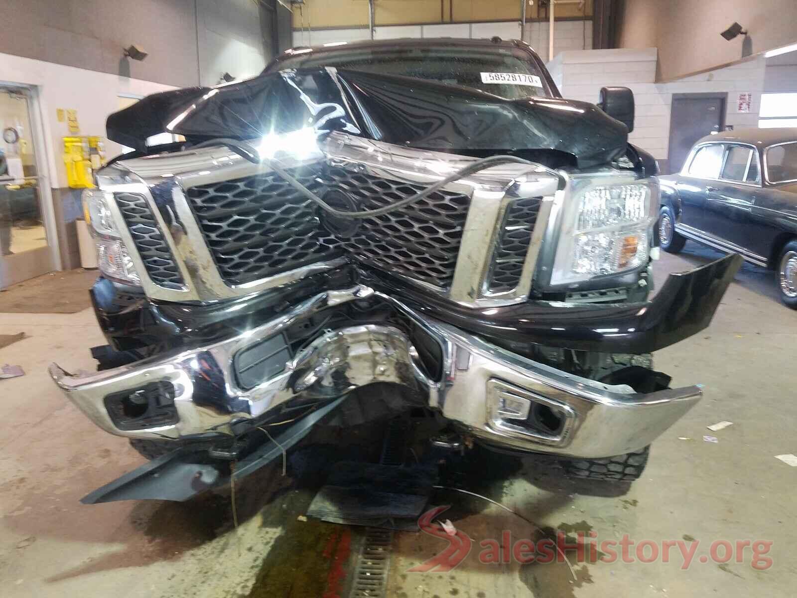 1N6AA1F34JN529042 2018 NISSAN TITAN