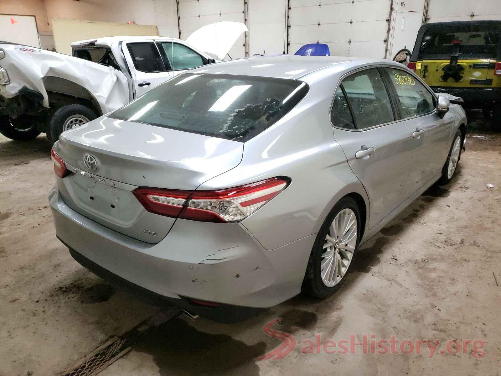 4T1B11HK3JU133469 2018 TOYOTA CAMRY