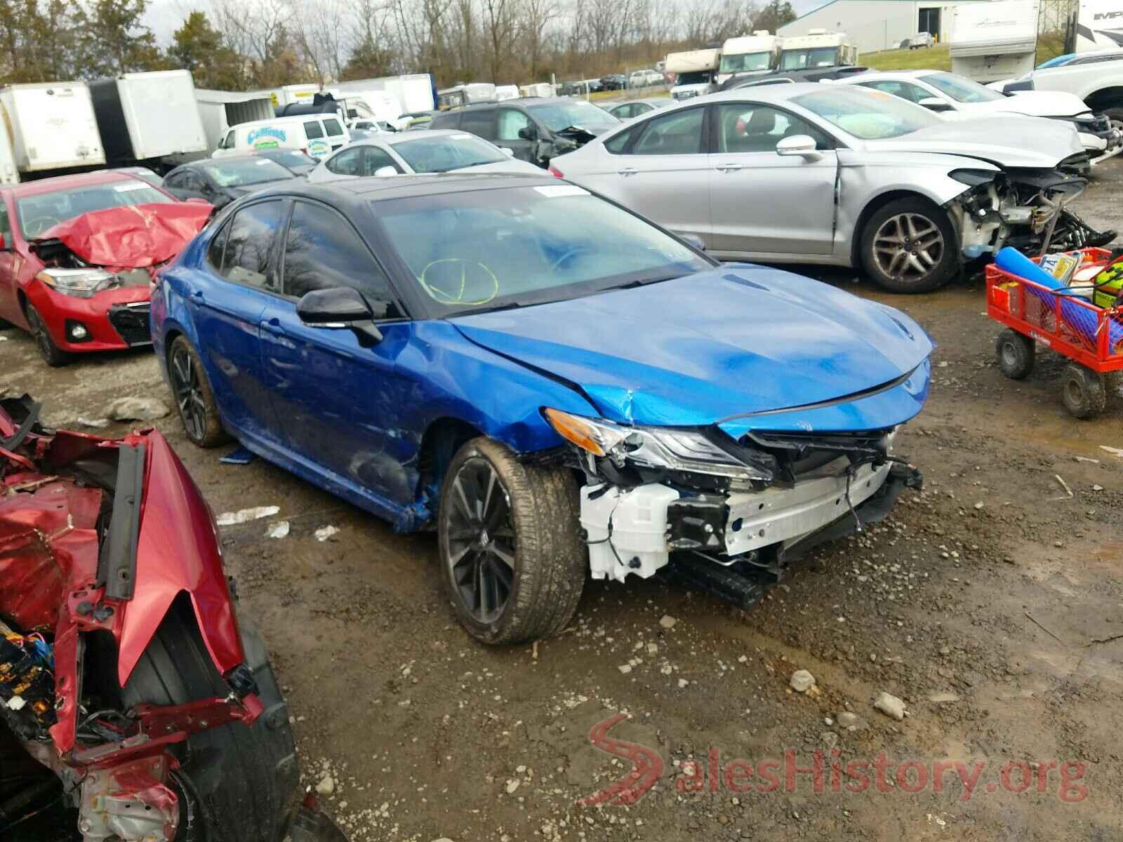 4T1B61HK9JU151332 2018 TOYOTA CAMRY