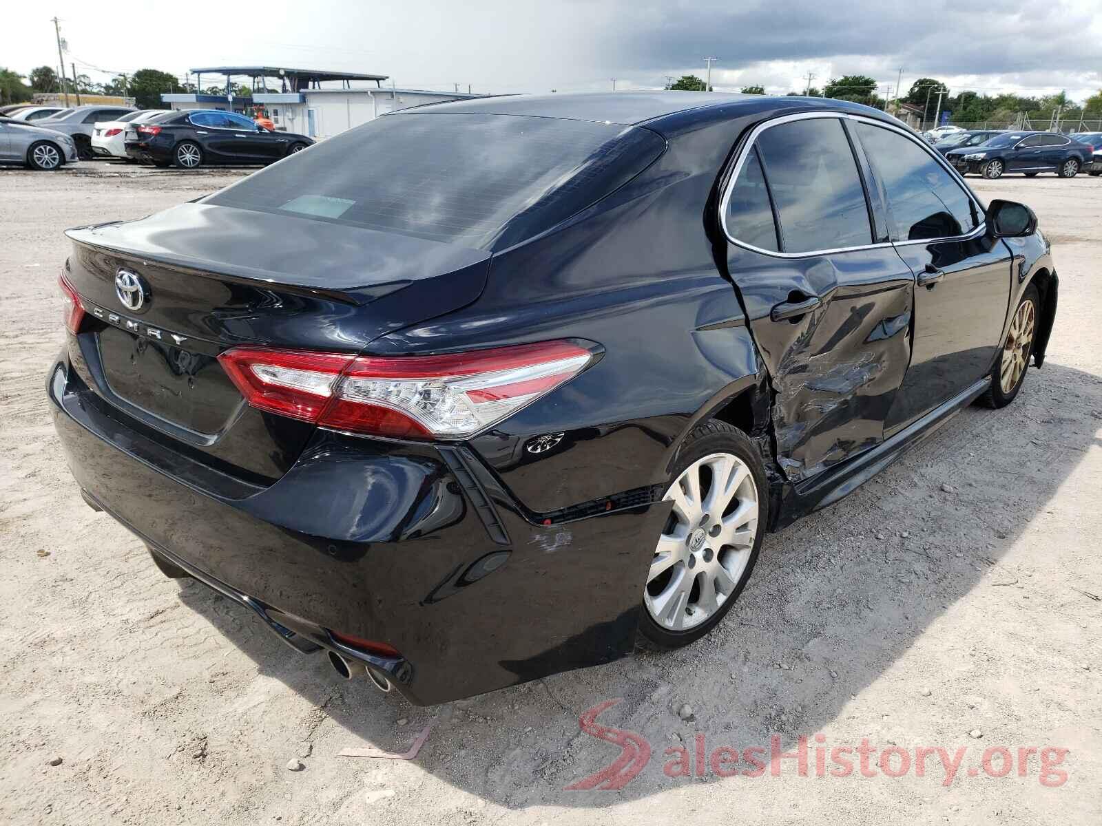 4T1B61HK1JU099825 2018 TOYOTA CAMRY