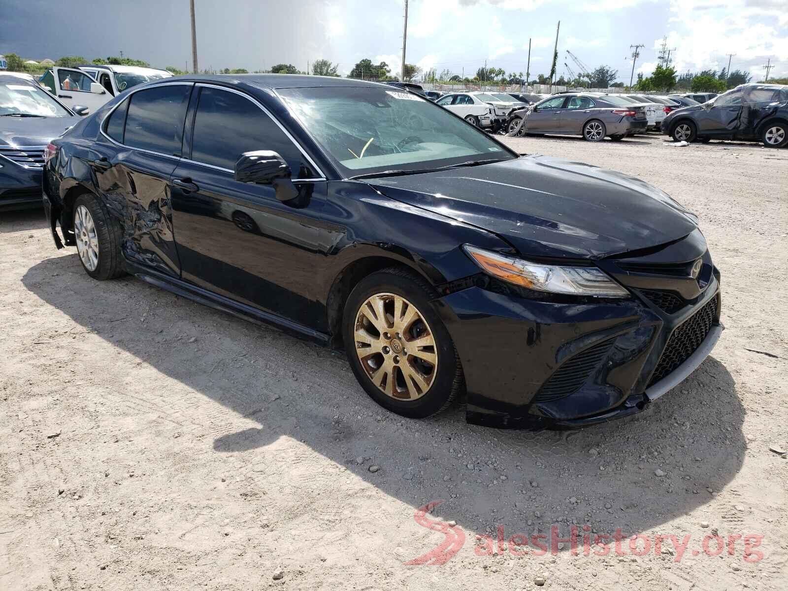 4T1B61HK1JU099825 2018 TOYOTA CAMRY