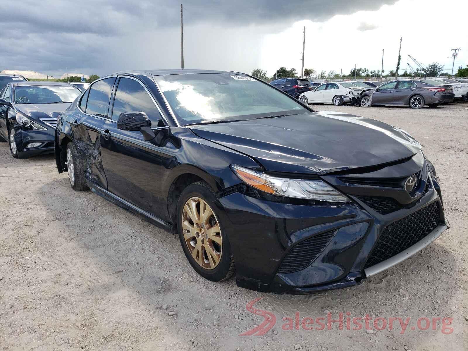 4T1B61HK1JU099825 2018 TOYOTA CAMRY