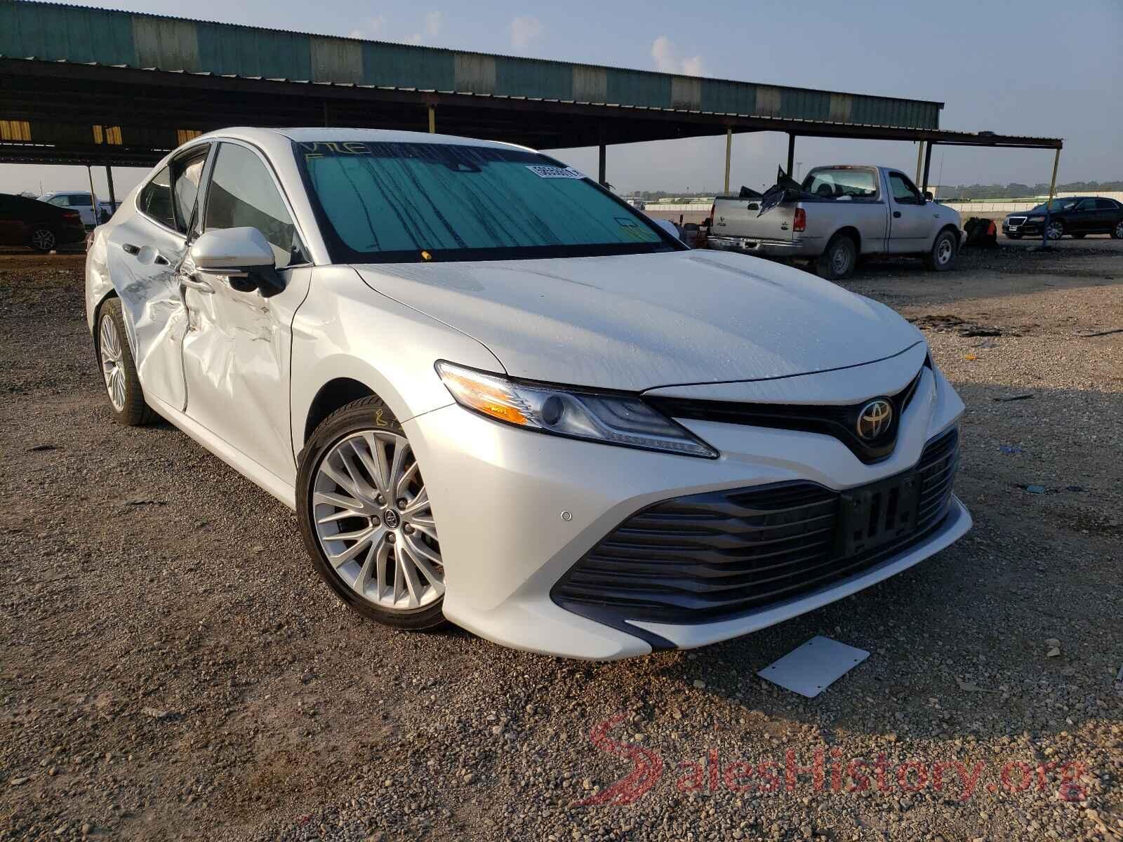 4T1B11HK2JU064645 2018 TOYOTA CAMRY