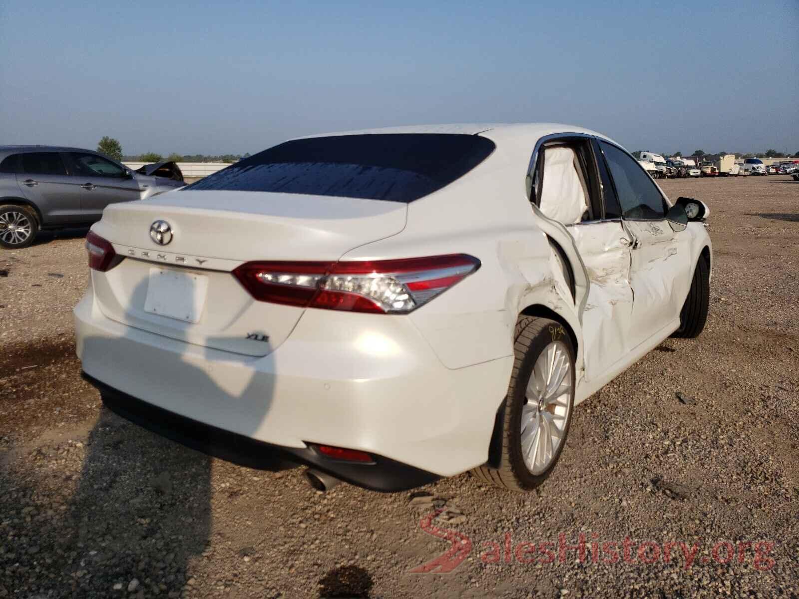 4T1B11HK2JU064645 2018 TOYOTA CAMRY