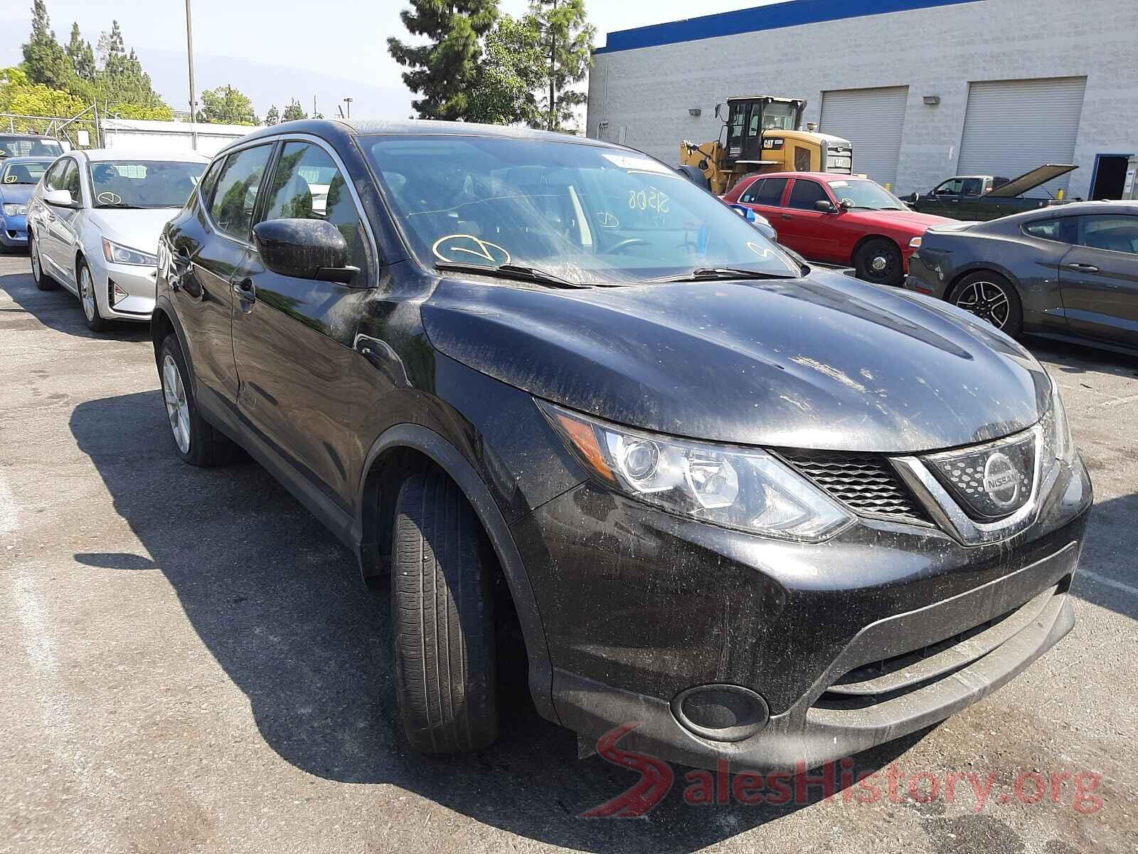 JN1BJ1CP0JW161860 2018 NISSAN ROGUE