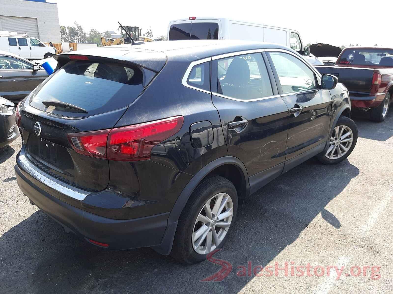 JN1BJ1CP0JW161860 2018 NISSAN ROGUE