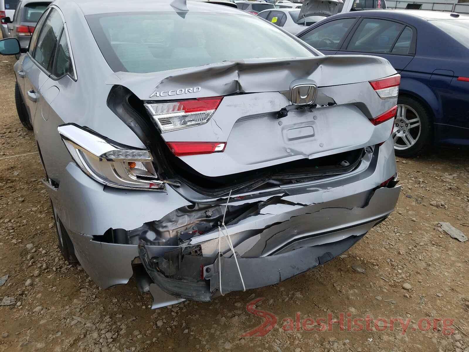 1HGCV1F14JA095888 2018 HONDA ACCORD