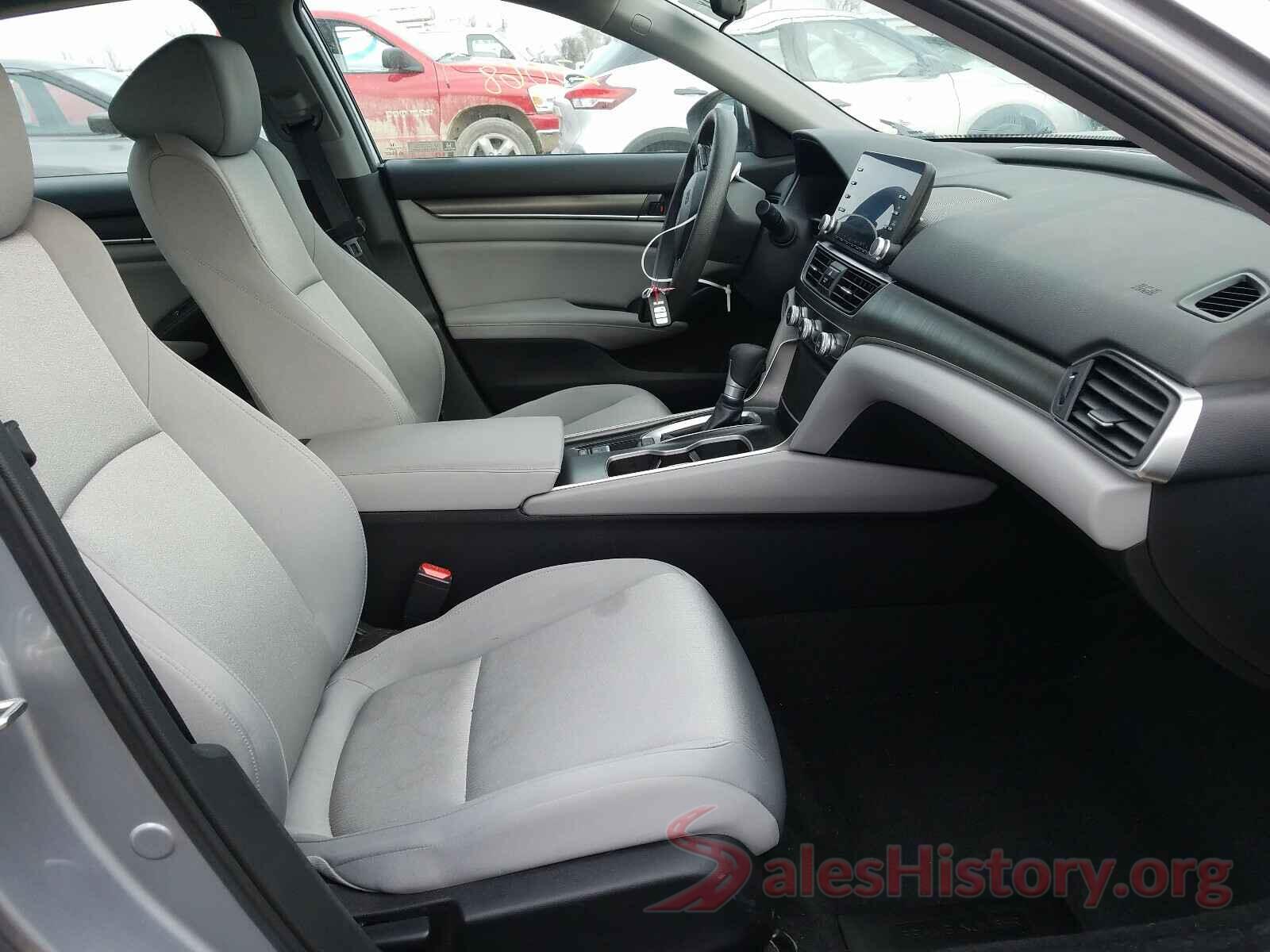 1HGCV1F14JA095888 2018 HONDA ACCORD