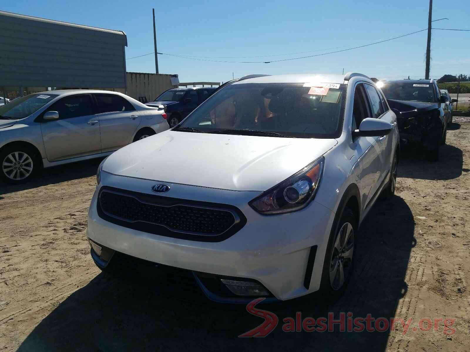 KNDCM3LDXK5235657 2019 KIA NIRO