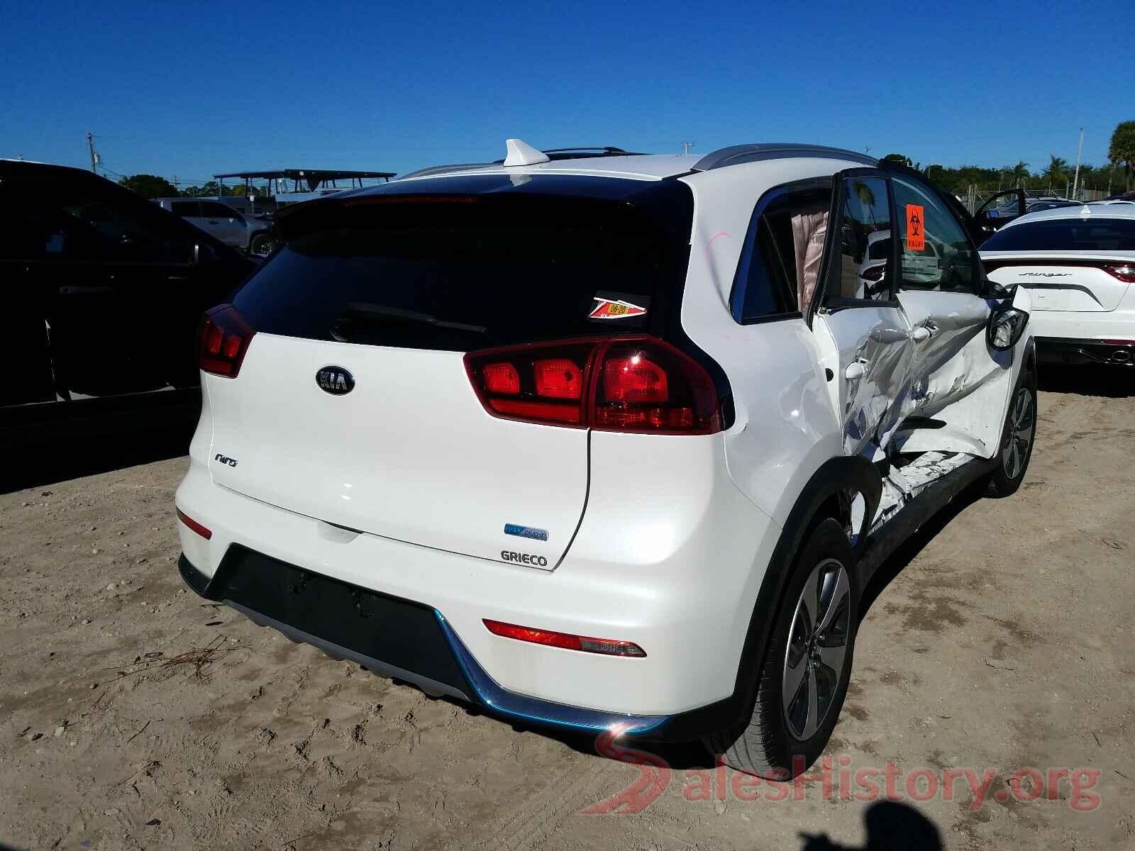 KNDCM3LDXK5235657 2019 KIA NIRO