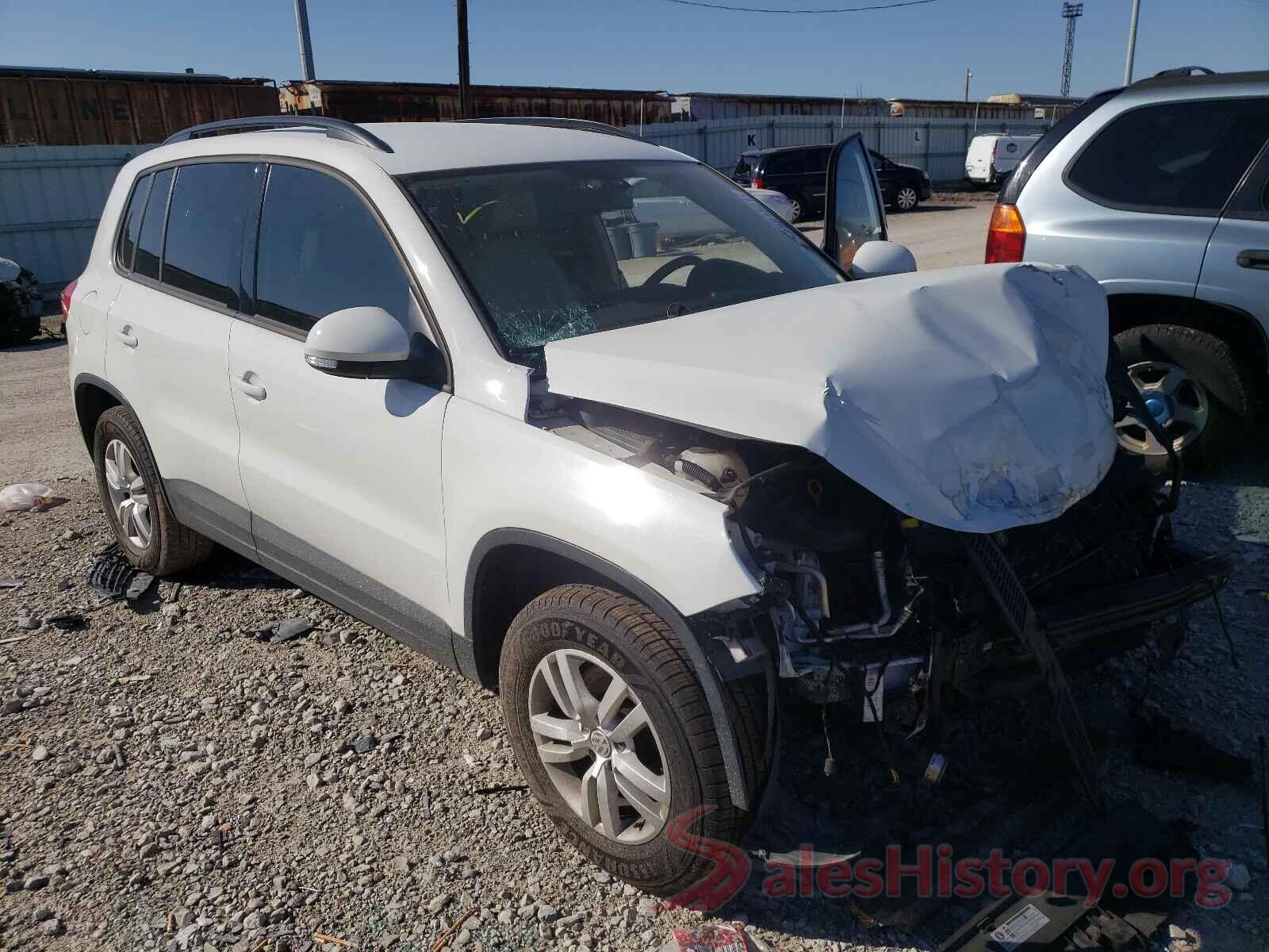 WVGBV7AXXHK000551 2017 VOLKSWAGEN TIGUAN