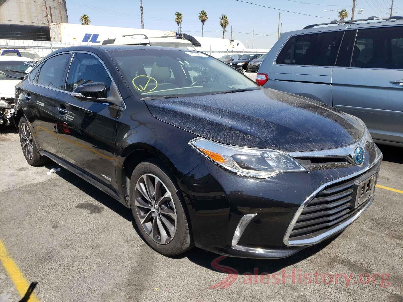 4T1BD1EB2JU063085 2018 TOYOTA AVALON