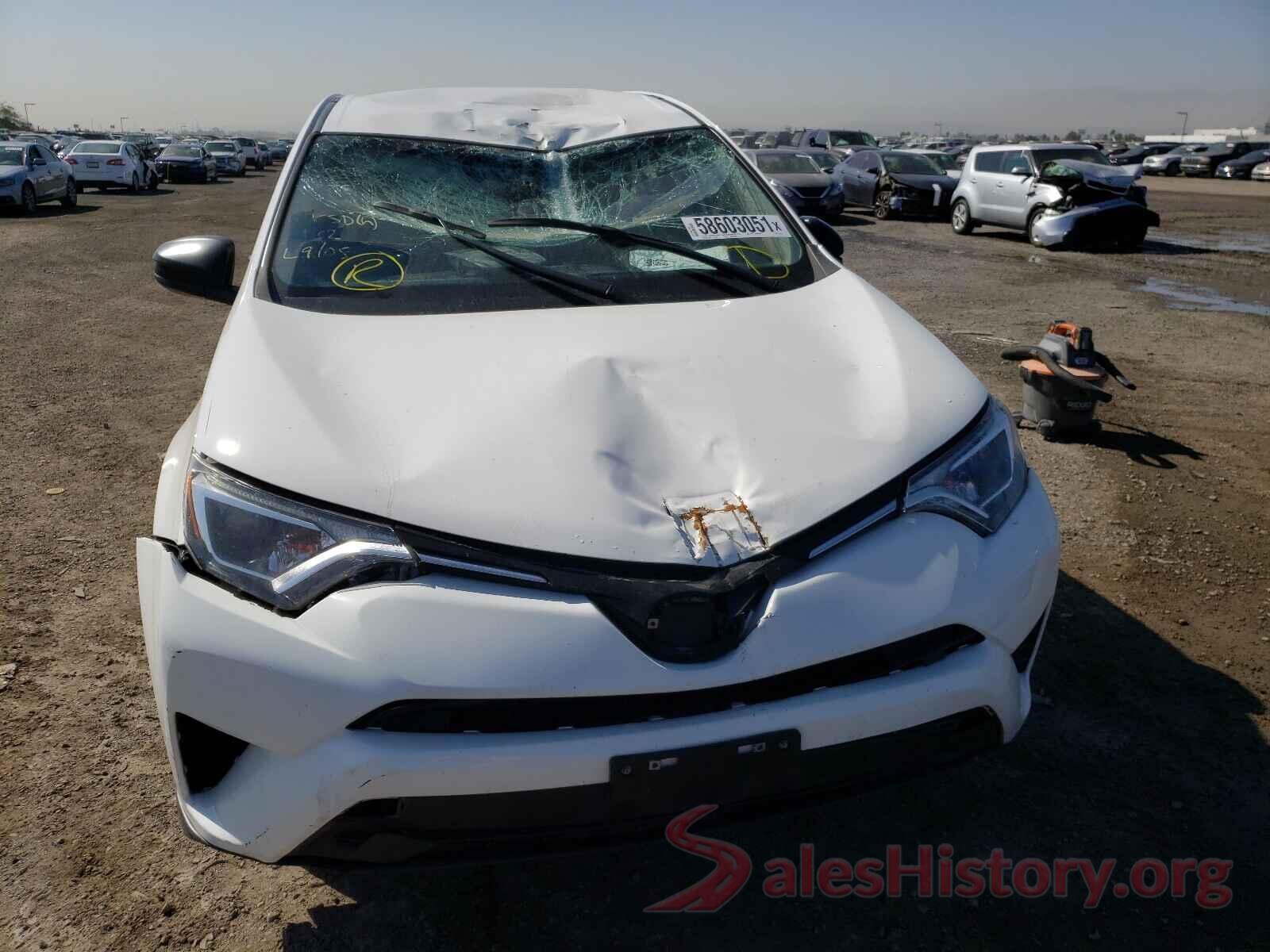 JTMZFREVXJJ187371 2018 TOYOTA RAV4