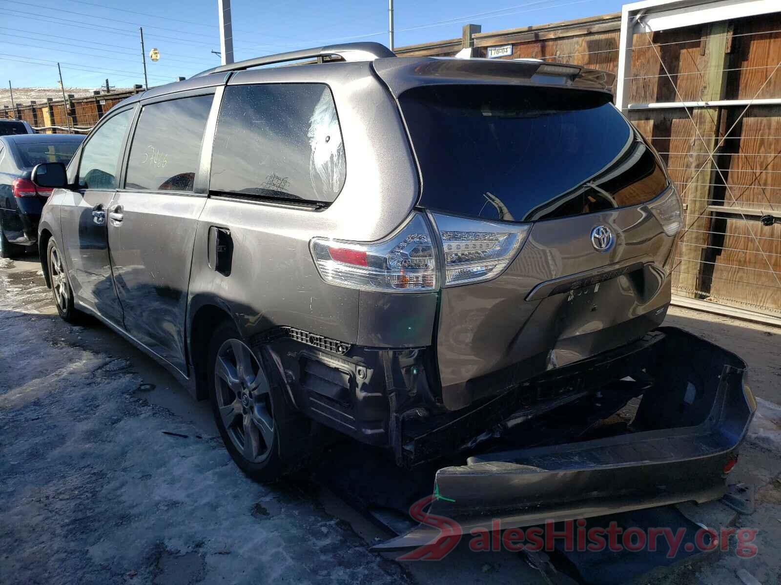 5TDXZ3DCXJS942064 2018 TOYOTA SIENNA