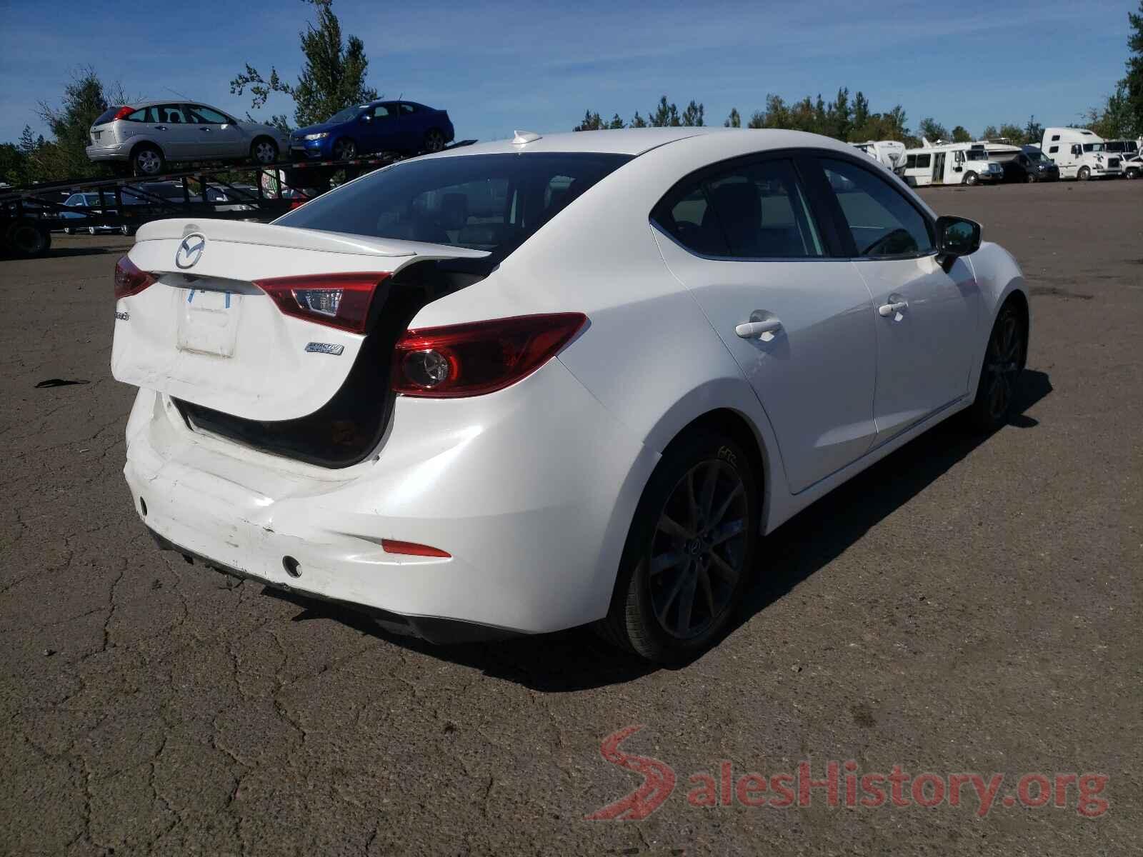 3MZBN1W30JM176916 2018 MAZDA 3