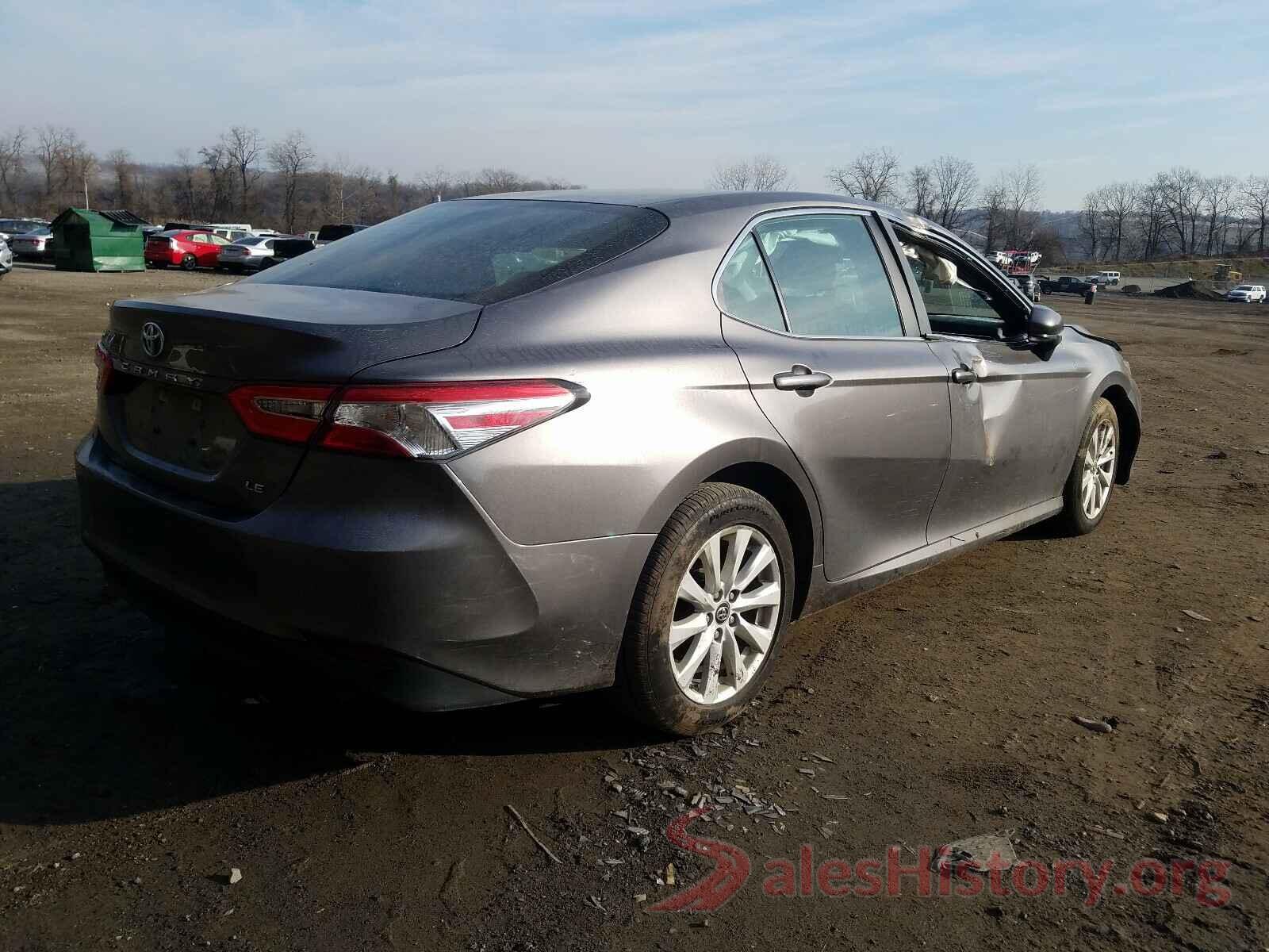 4T1B11HK7JU674704 2018 TOYOTA CAMRY