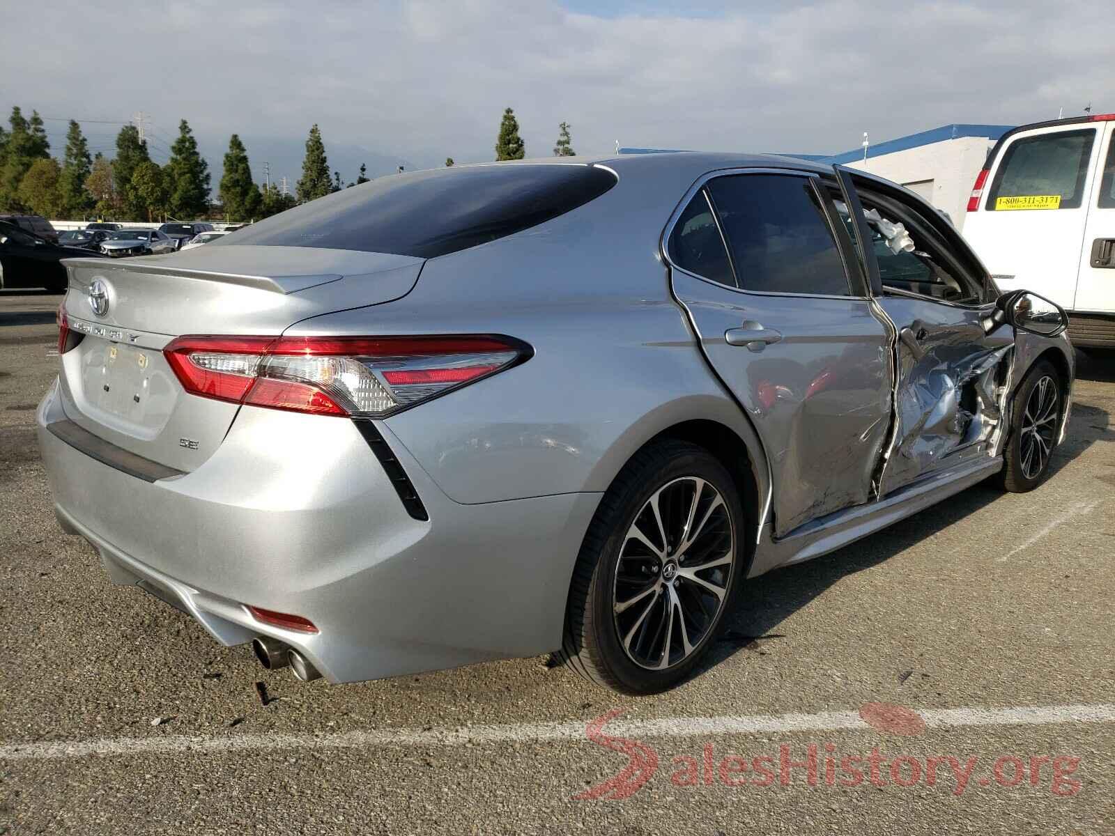 4T1B11HK2JU126609 2018 TOYOTA CAMRY