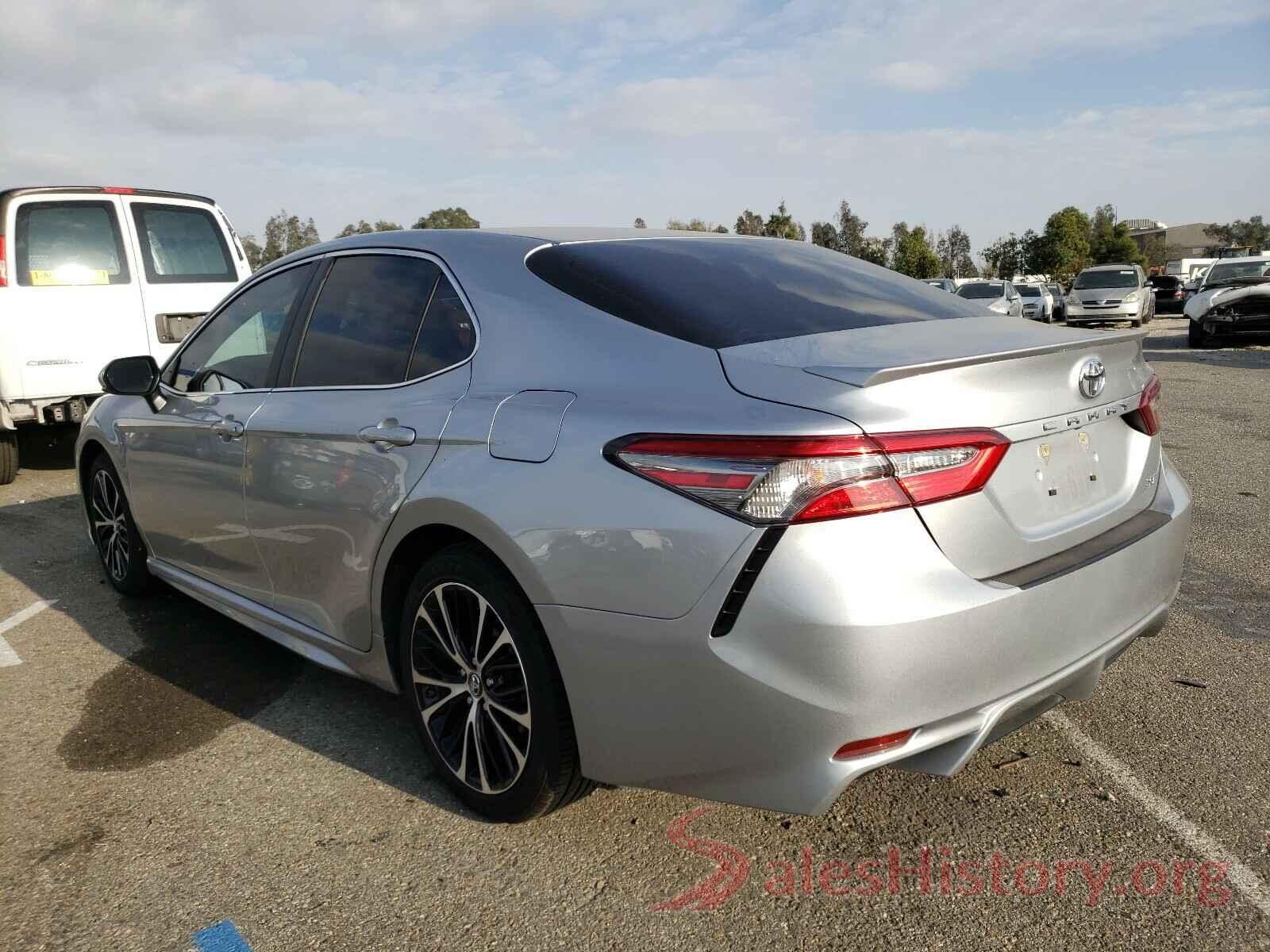 4T1B11HK2JU126609 2018 TOYOTA CAMRY