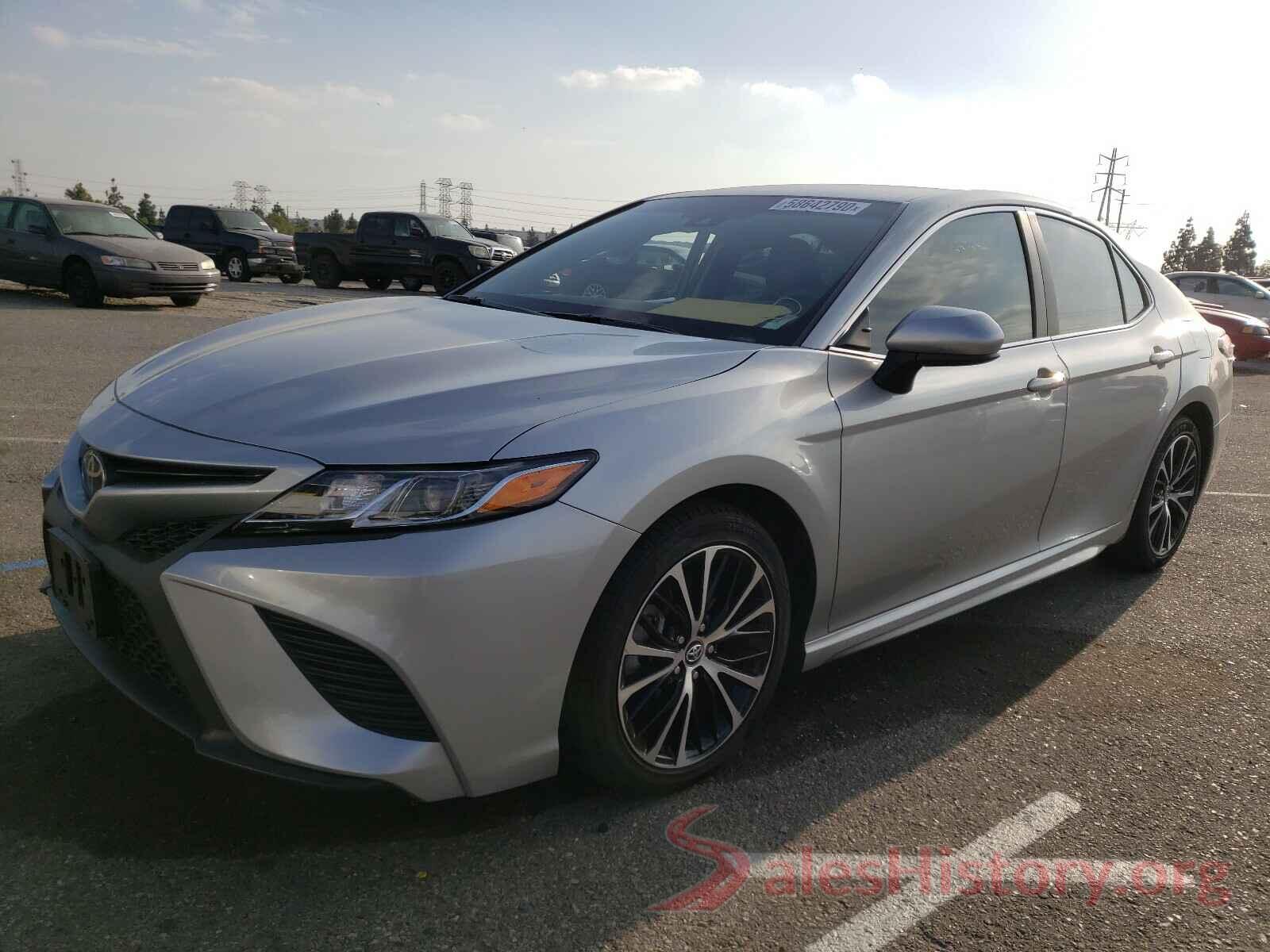 4T1B11HK2JU126609 2018 TOYOTA CAMRY