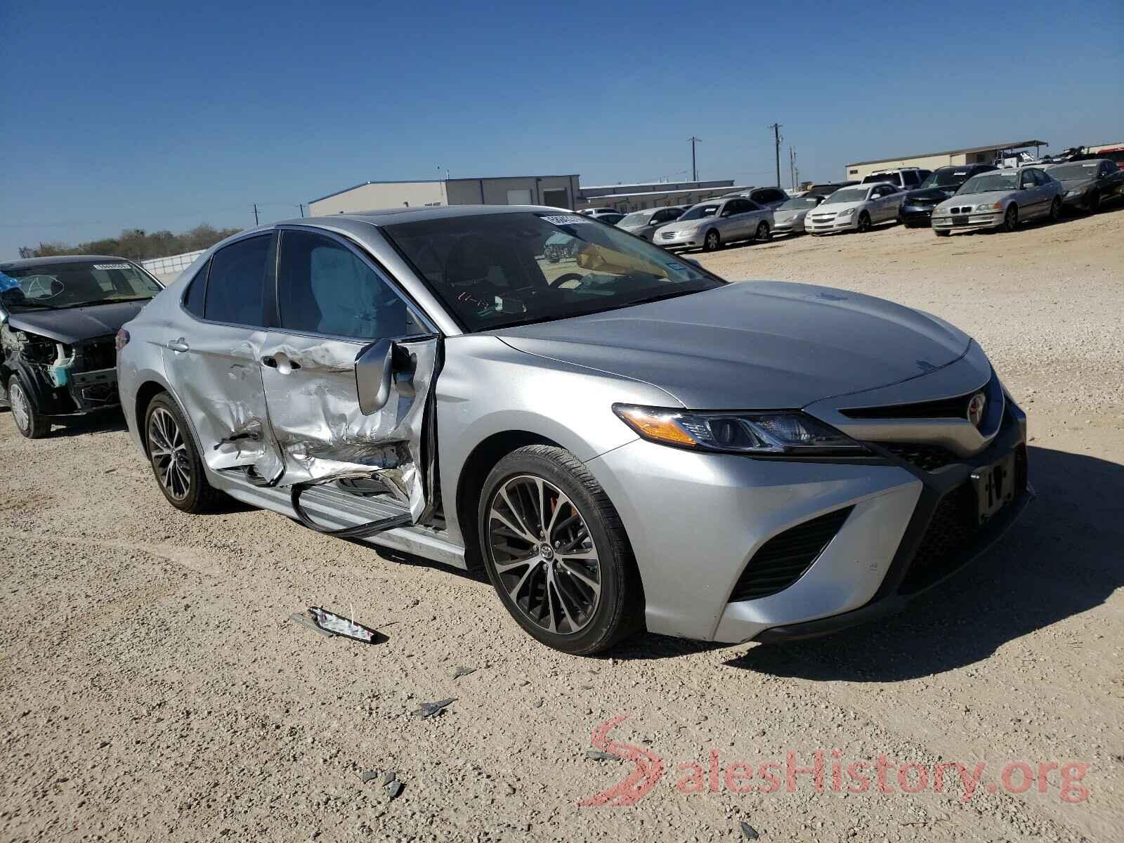 4T1B11HK4JU032134 2018 TOYOTA CAMRY