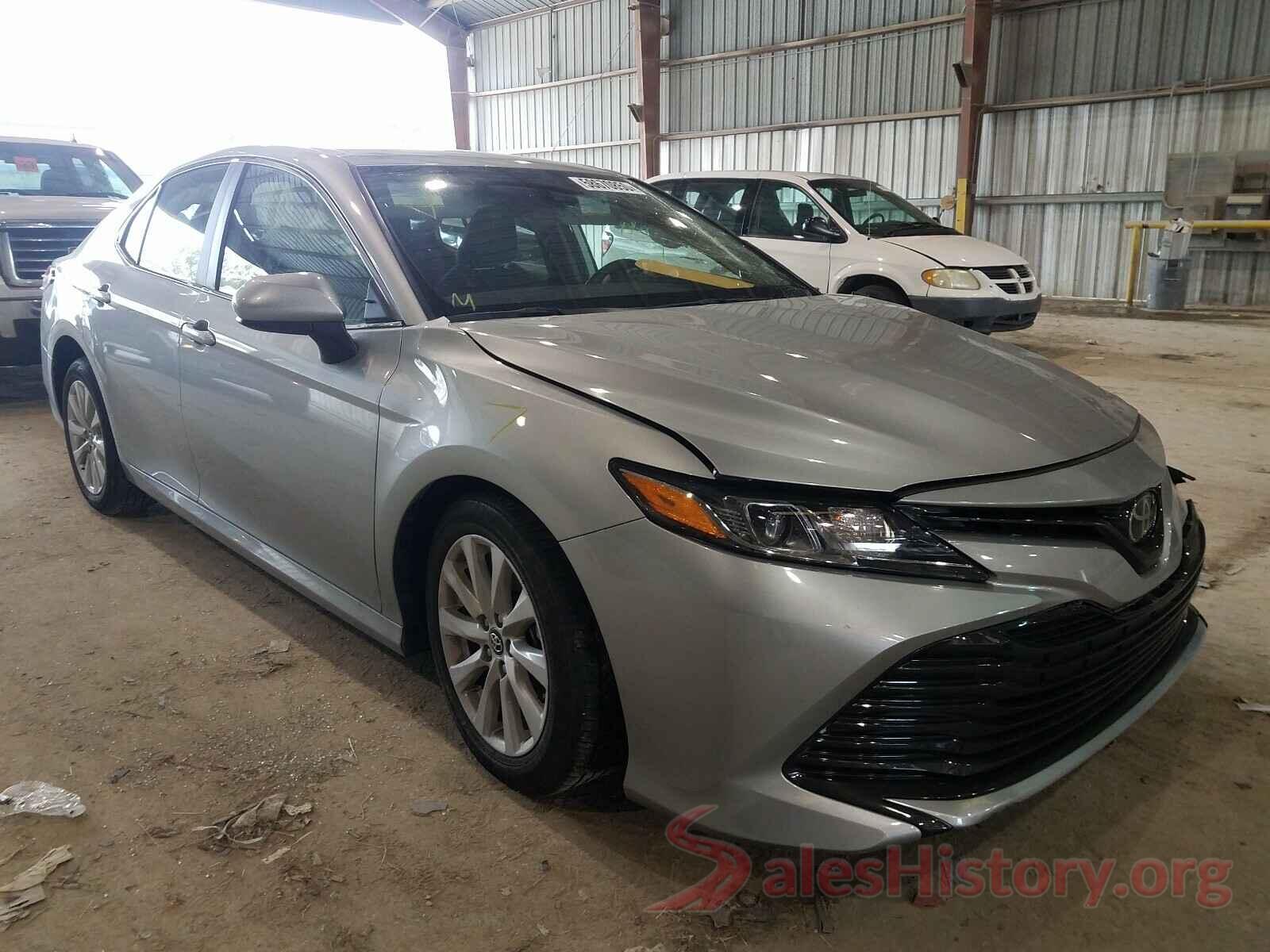 4T1B11HK5KU286811 2019 TOYOTA CAMRY