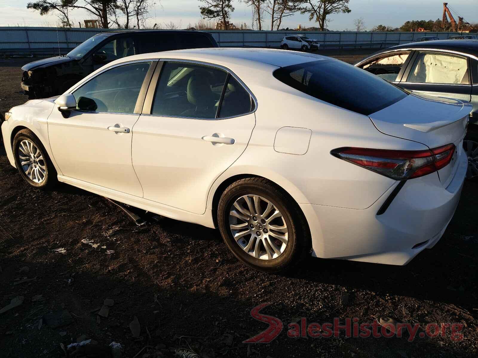 4T1B11HK9JU122072 2018 TOYOTA CAMRY