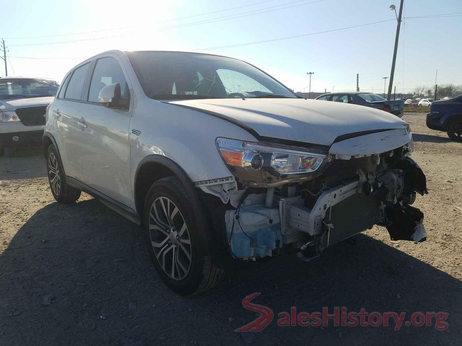 JA4AP3AU4JU010831 2018 MITSUBISHI OUTLANDER