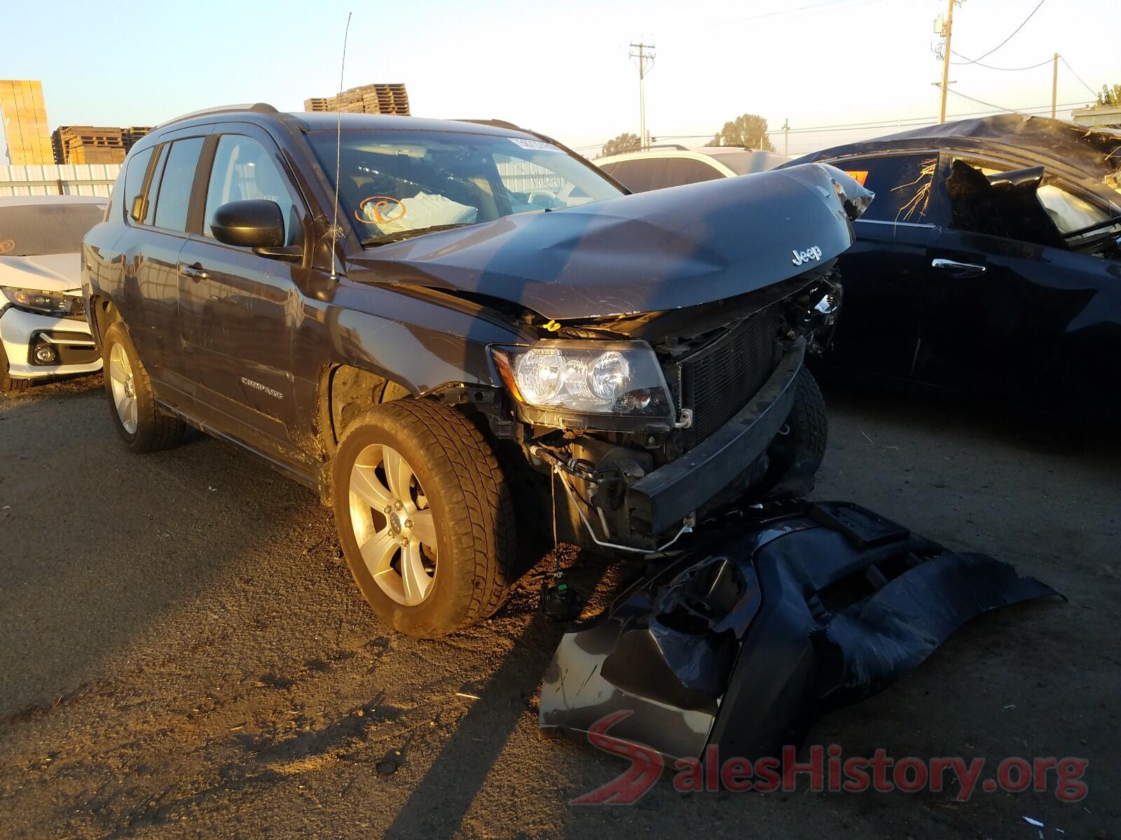 1C4NJDBB4GD781052 2016 JEEP COMPASS