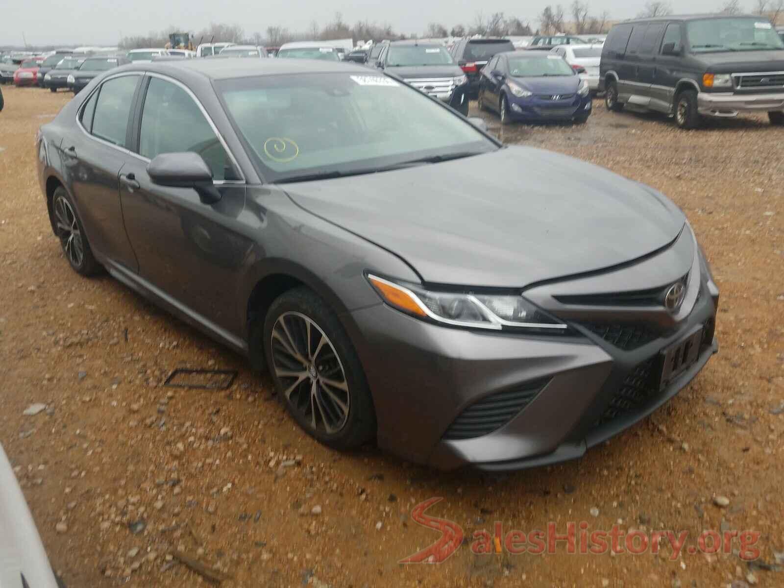 4T1B11HKXJU547817 2018 TOYOTA CAMRY