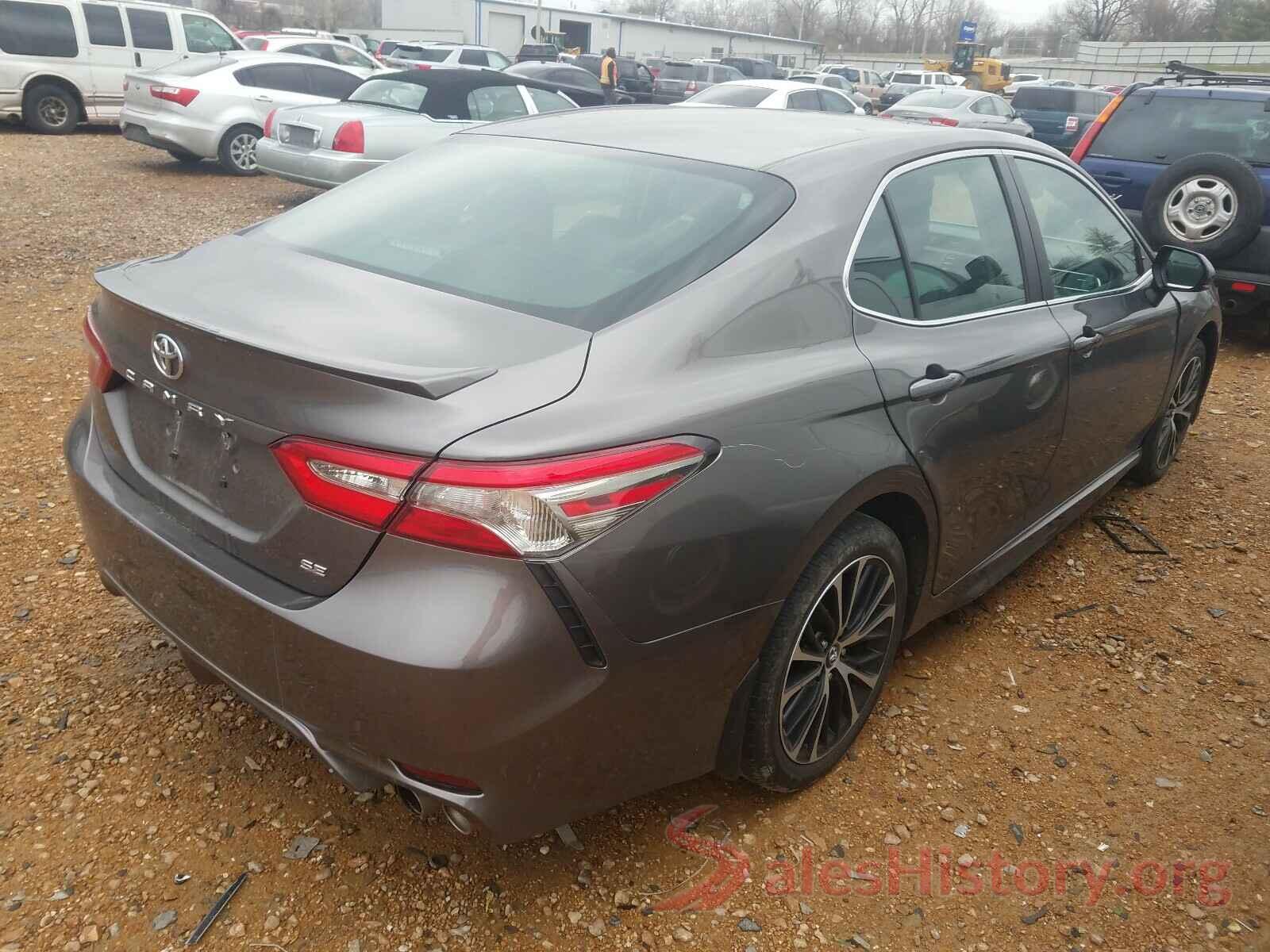 4T1B11HKXJU547817 2018 TOYOTA CAMRY