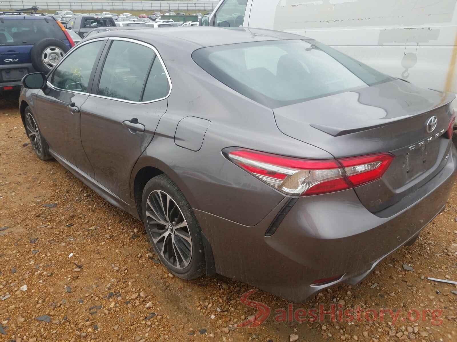 4T1B11HKXJU547817 2018 TOYOTA CAMRY