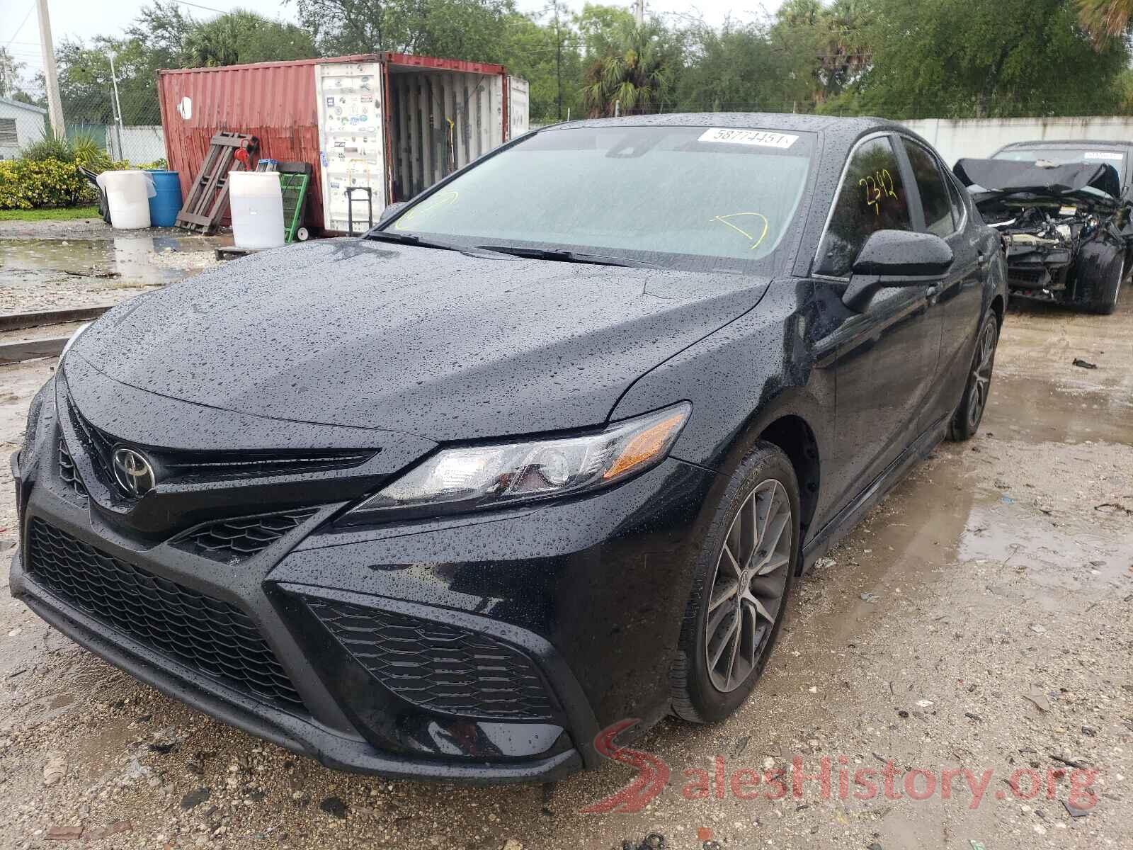 4T1G11AK2MU613684 2021 TOYOTA CAMRY