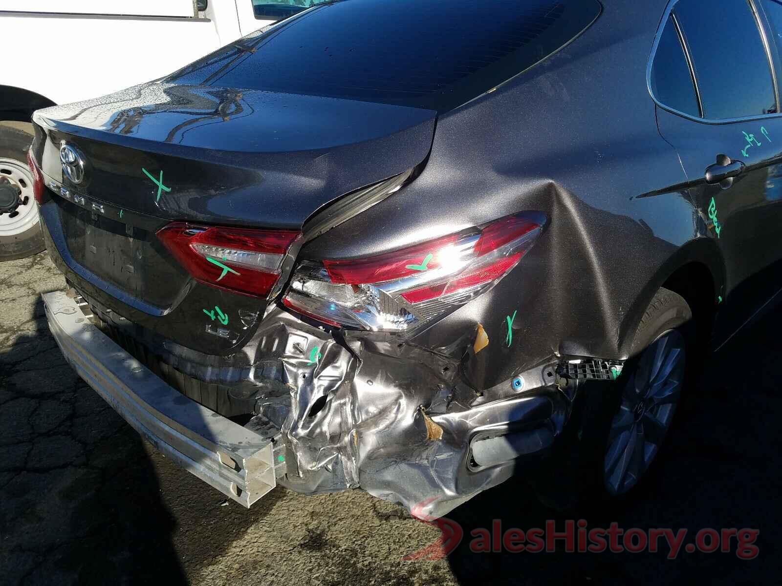 4T1B11HK5JU060850 2018 TOYOTA CAMRY