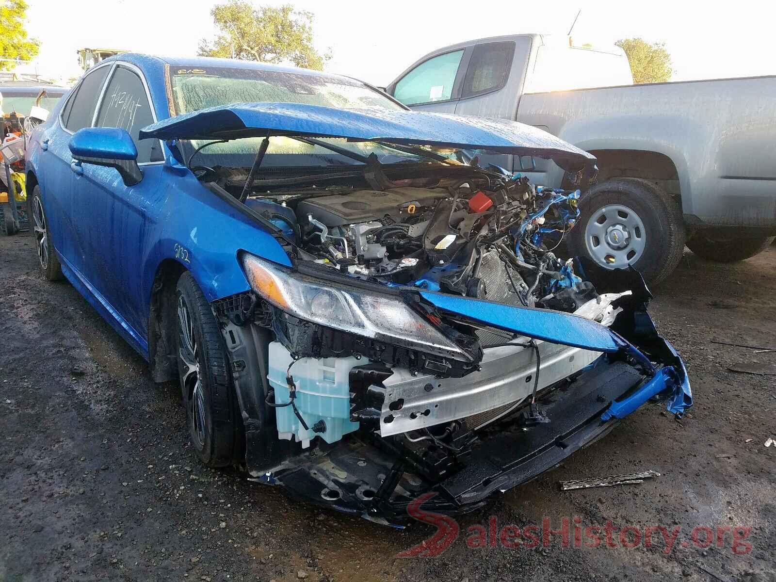 4T1B11HK6JU113880 2018 TOYOTA CAMRY