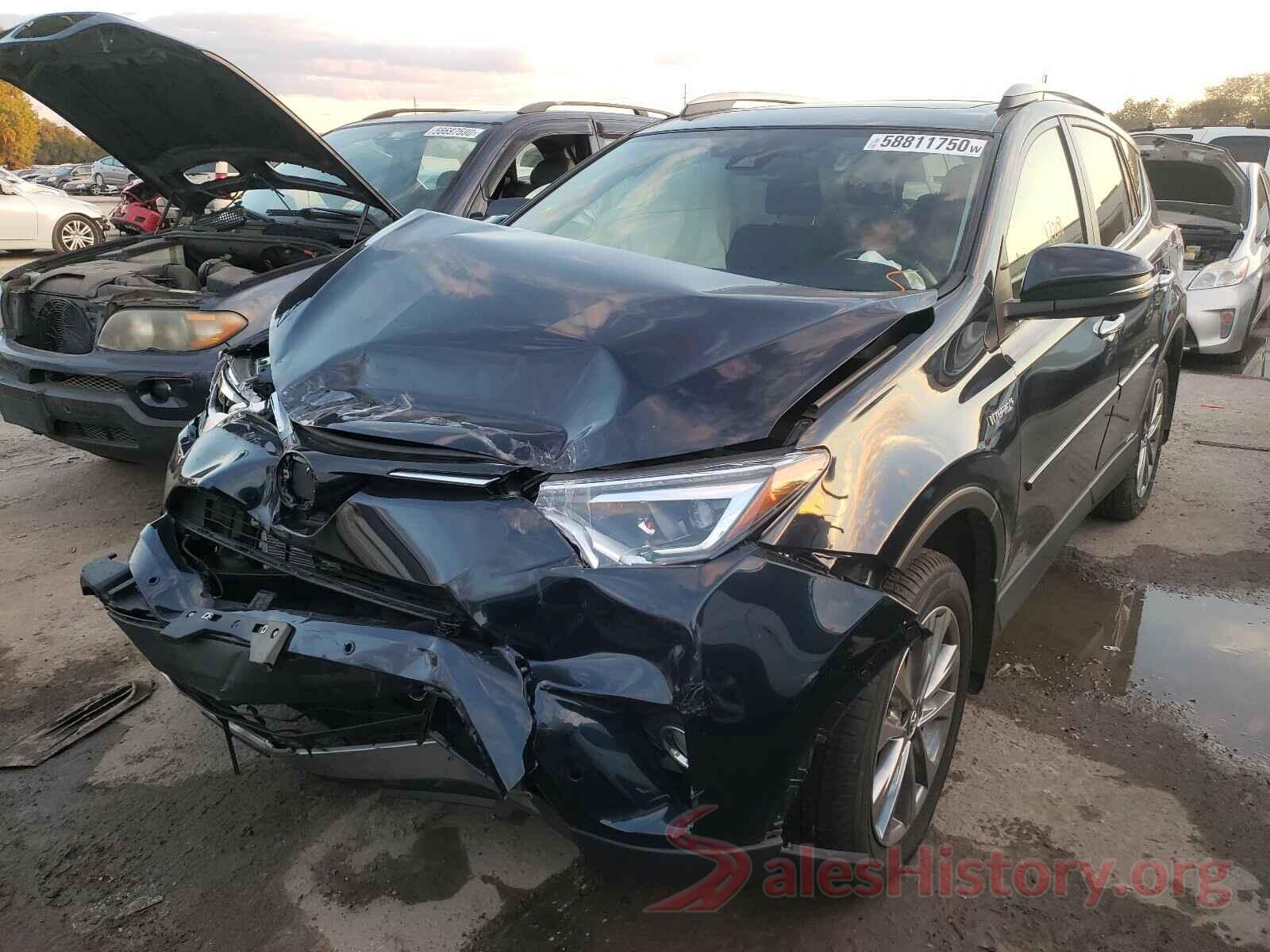 JTMDJREV0JD230557 2018 TOYOTA RAV4